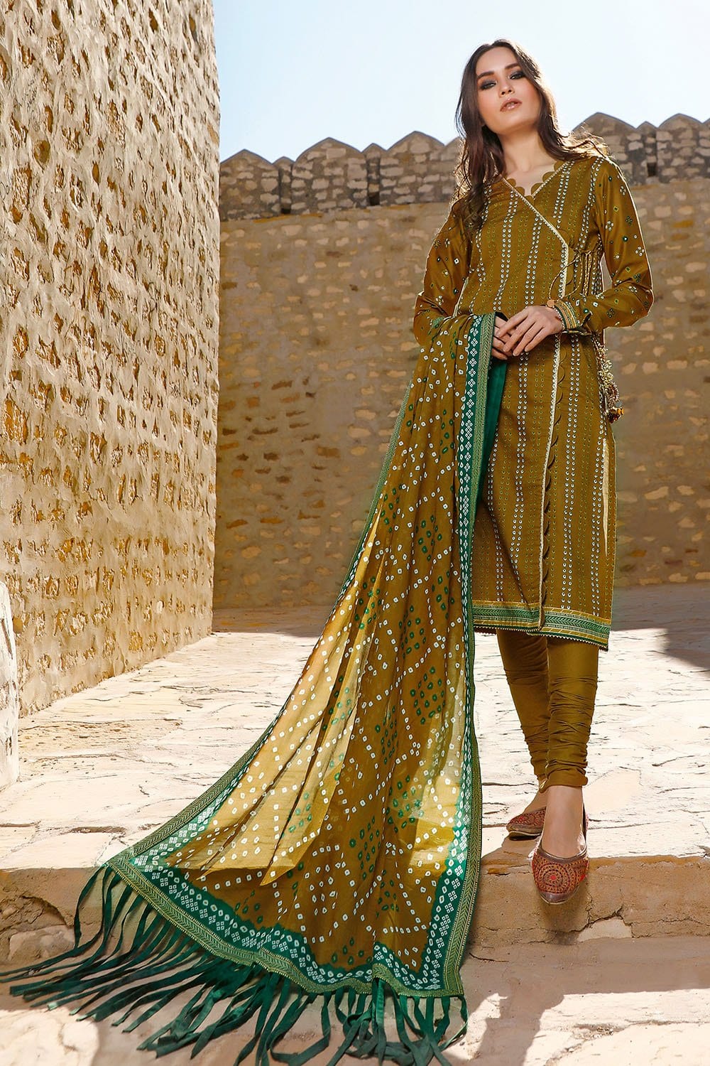 Gul Ahmed Summer Basic Lawn 2021 · 3PC Unstitched Chunri Lawn Suit With Gold Printed Lawn Dupatta CL-1273 A