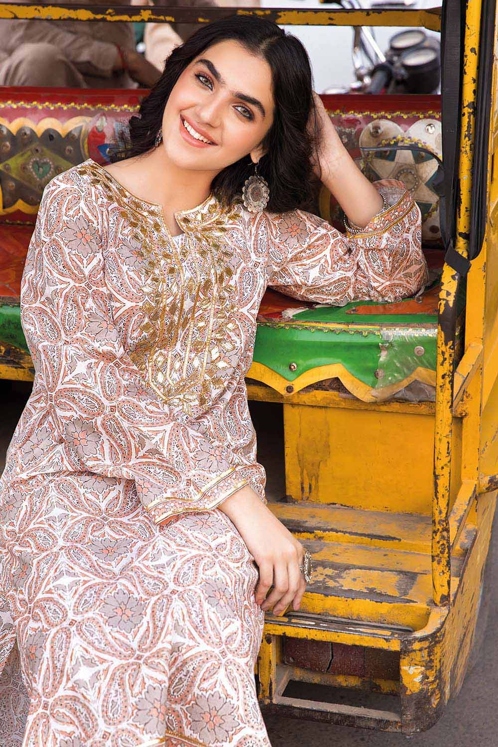 Gul Ahmed Summer Vintage Garden – 2PC Lawn Printed Shirt Trousers Suit TL-32025 B