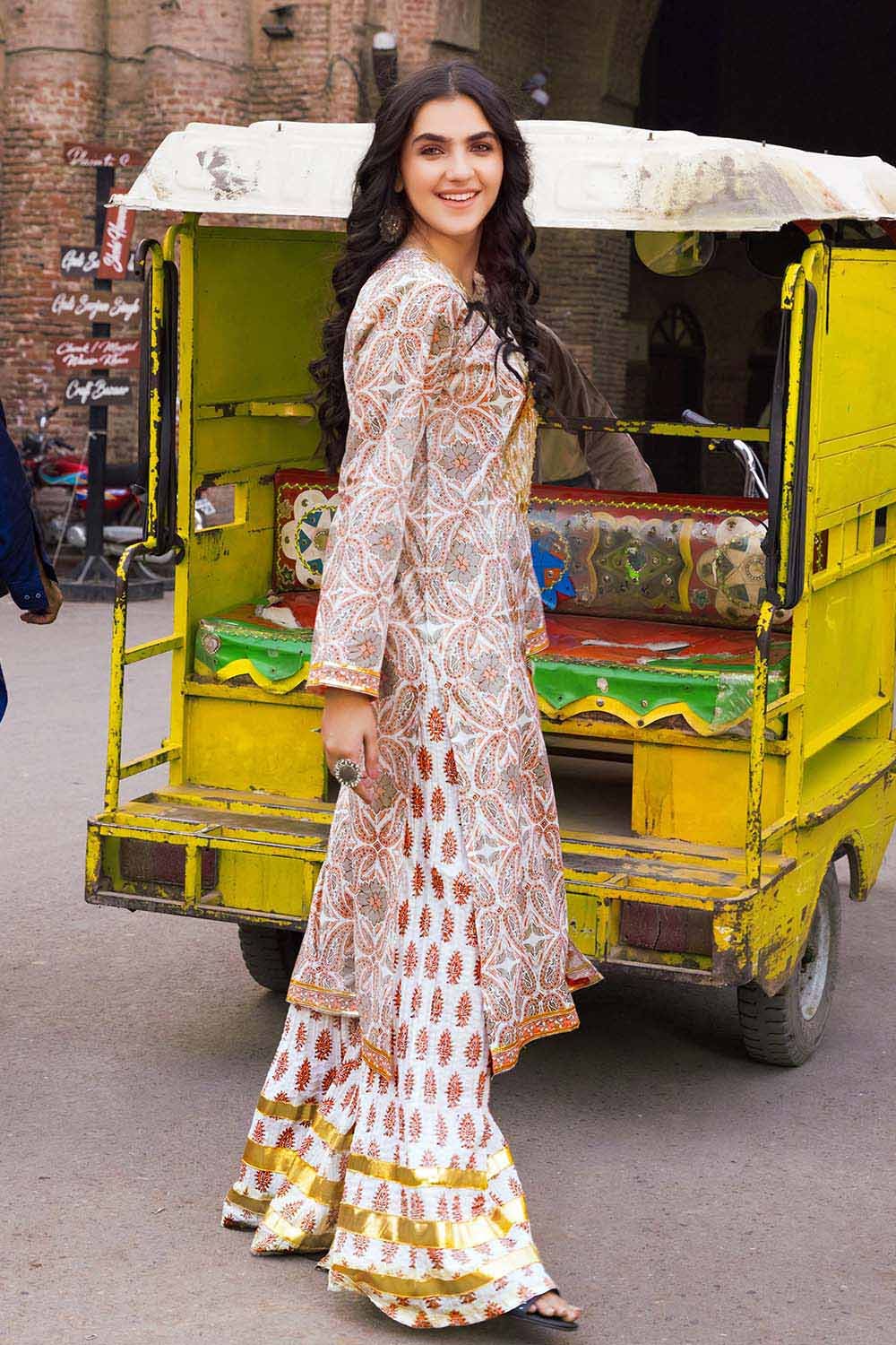Gul Ahmed Summer Vintage Garden – 2PC Lawn Printed Shirt Trousers Suit TL-32025 B - Image 4