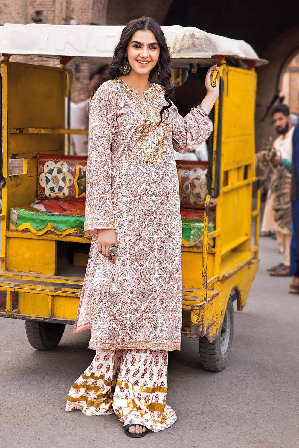 Gul Ahmed Summer Vintage Garden – 2PC Lawn Printed Shirt Trousers Suit TL-32025 B - Image 5
