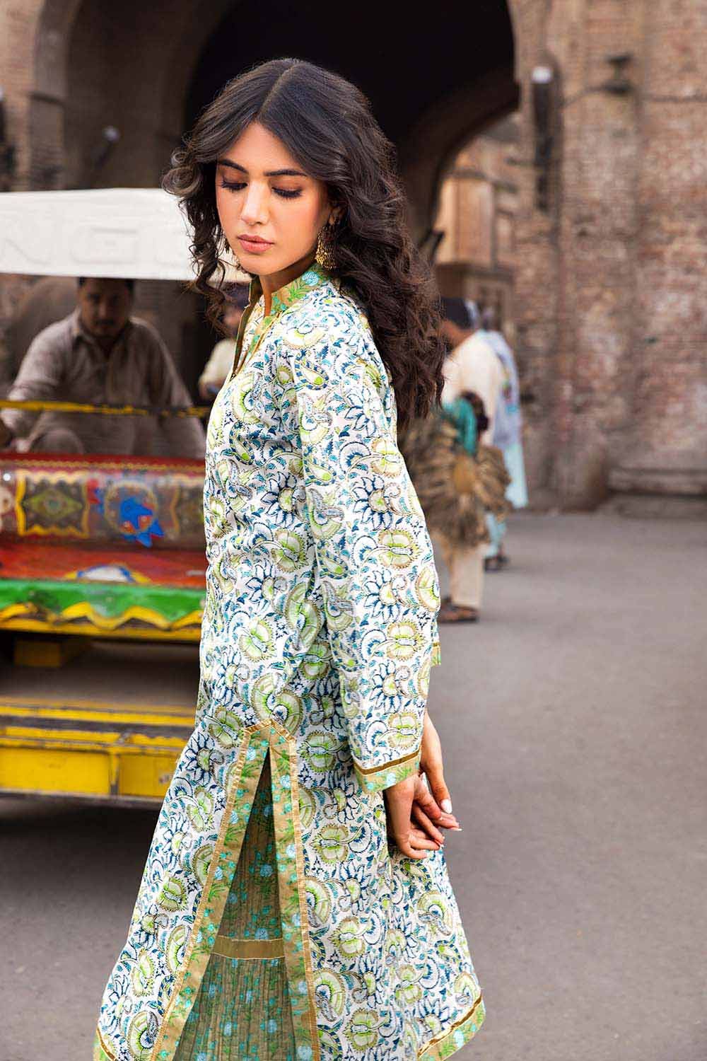 Gul Ahmed Summer Vintage Garden – 2PC Lawn Printed Shirt Trousers Suit TL-32028 A - Image 4