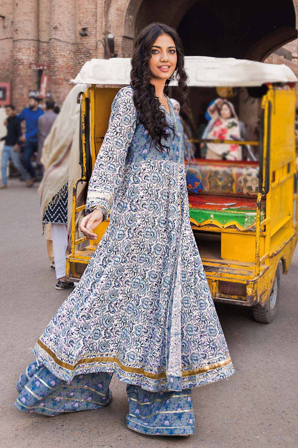 Gul Ahmed Summer Vintage Garden – 2PC Lawn Printed Shirt Trousers Suit TL-32028 B - Image 3