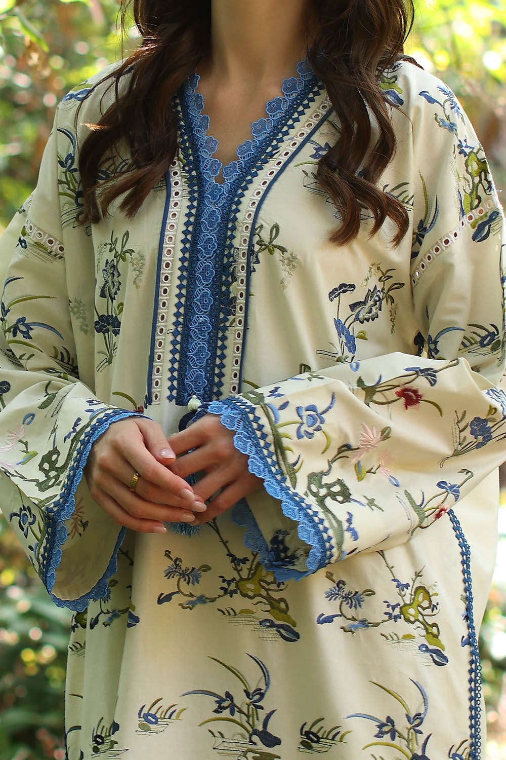 Gul Ahmed · The Joy of Summer – 2 Piece Embroidered Lawn Suit TL-52087 - Image 5