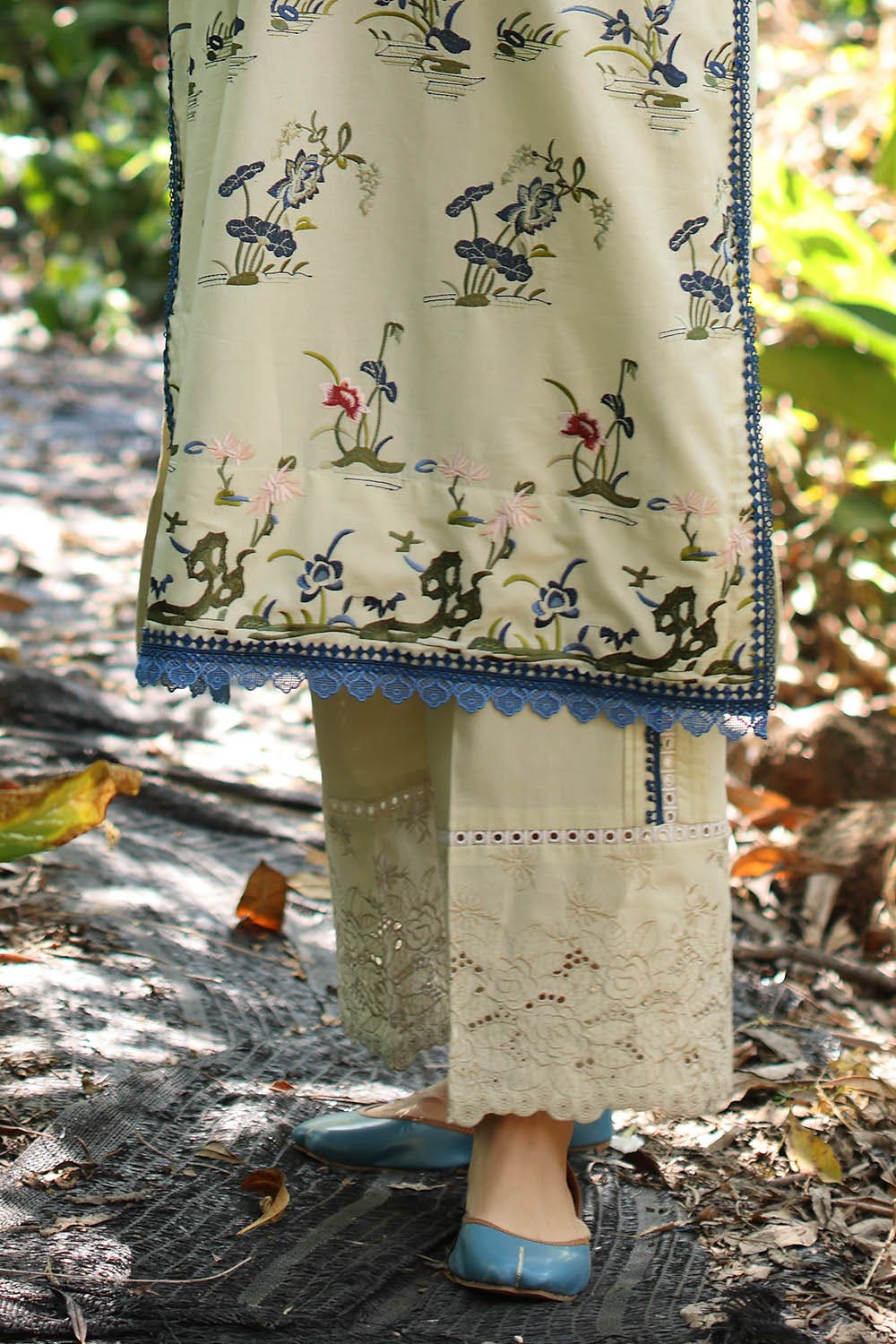 Gul Ahmed · The Joy of Summer – 2 Piece Embroidered Lawn Suit TL-52087 - Image 6