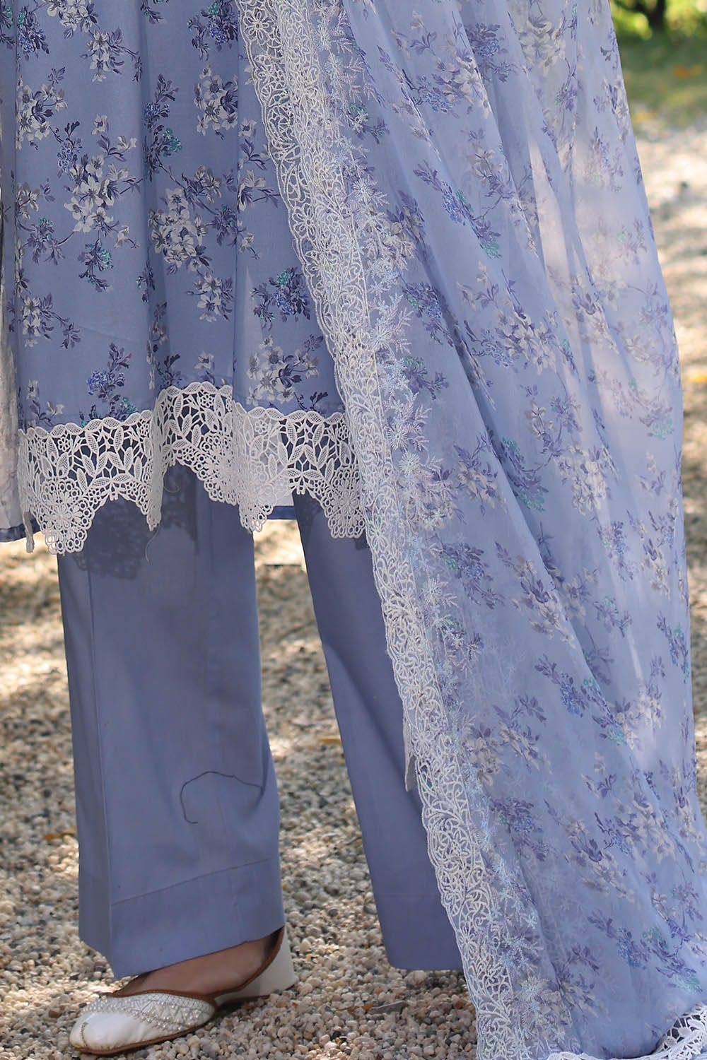 Gul Ahmed · The Joy of Summer – 3 Piece Embroidered Printed Lawn Suit with Embroidered Printed Chiffon Dupatta PR-52009 - Image 5