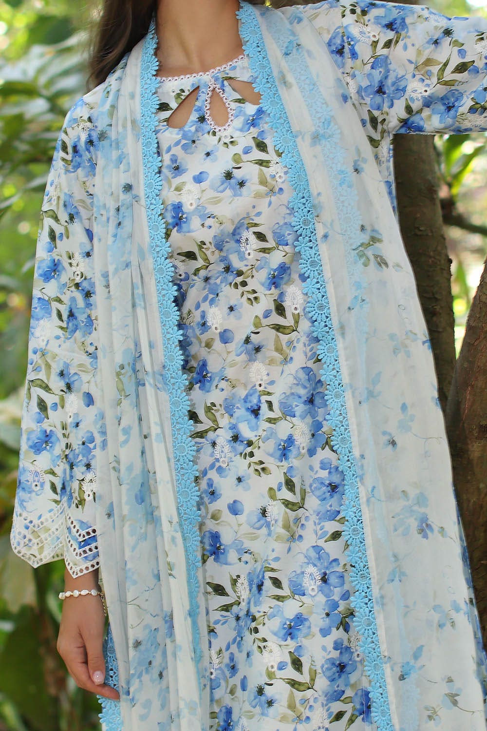 Gul Ahmed · The Joy of Summer – 3 Piece Embroidered Printed Lawn Suit with Printed Chiffon Dupatta PR-52010 - Image 6