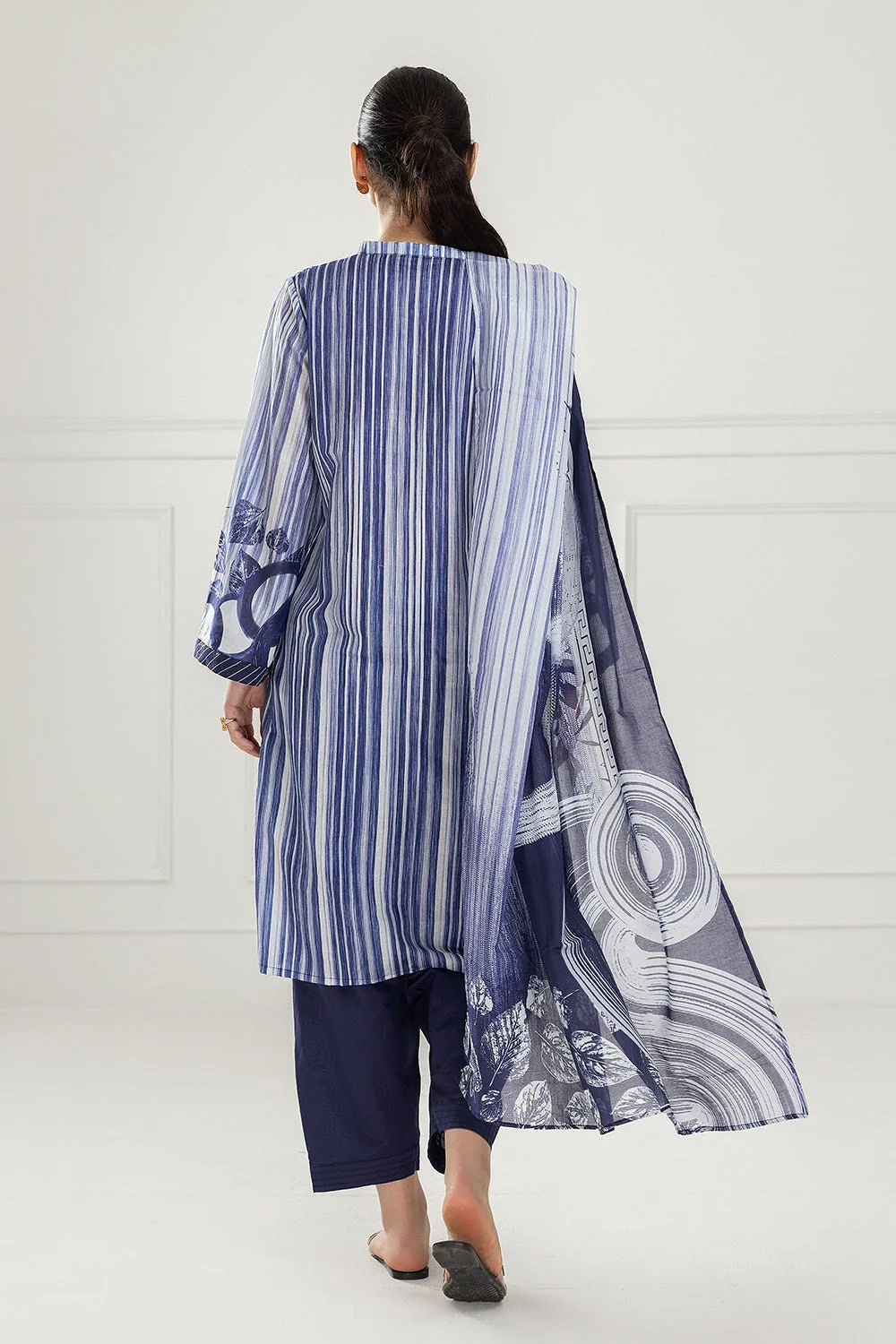 Gul Ahmed · The Joy of Summer – 3 Piece Printed Lawn Suit with Printed Lawn Dupatta CL-52058 - Image 3
