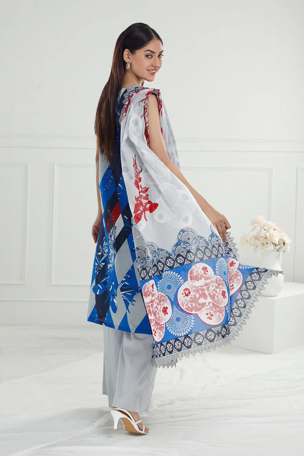 Gul Ahmed · The Joy of Summer – 3 Piece Printed Lawn Suit with Printed Lawn Dupatta CL-52429 - Image 2