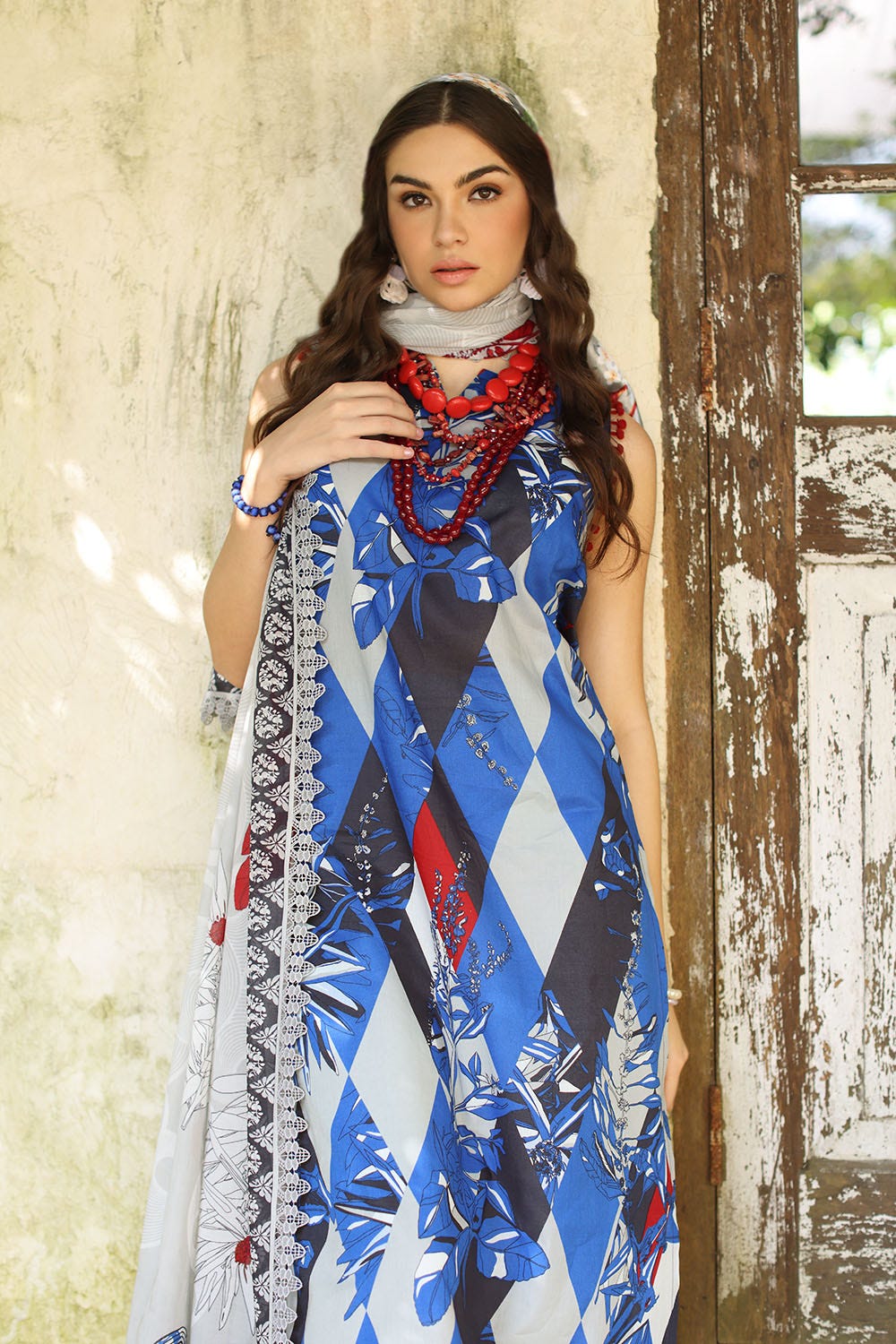 Gul Ahmed · The Joy of Summer – 3 Piece Printed Lawn Suit with Printed Lawn Dupatta CL-52429 - Image 4