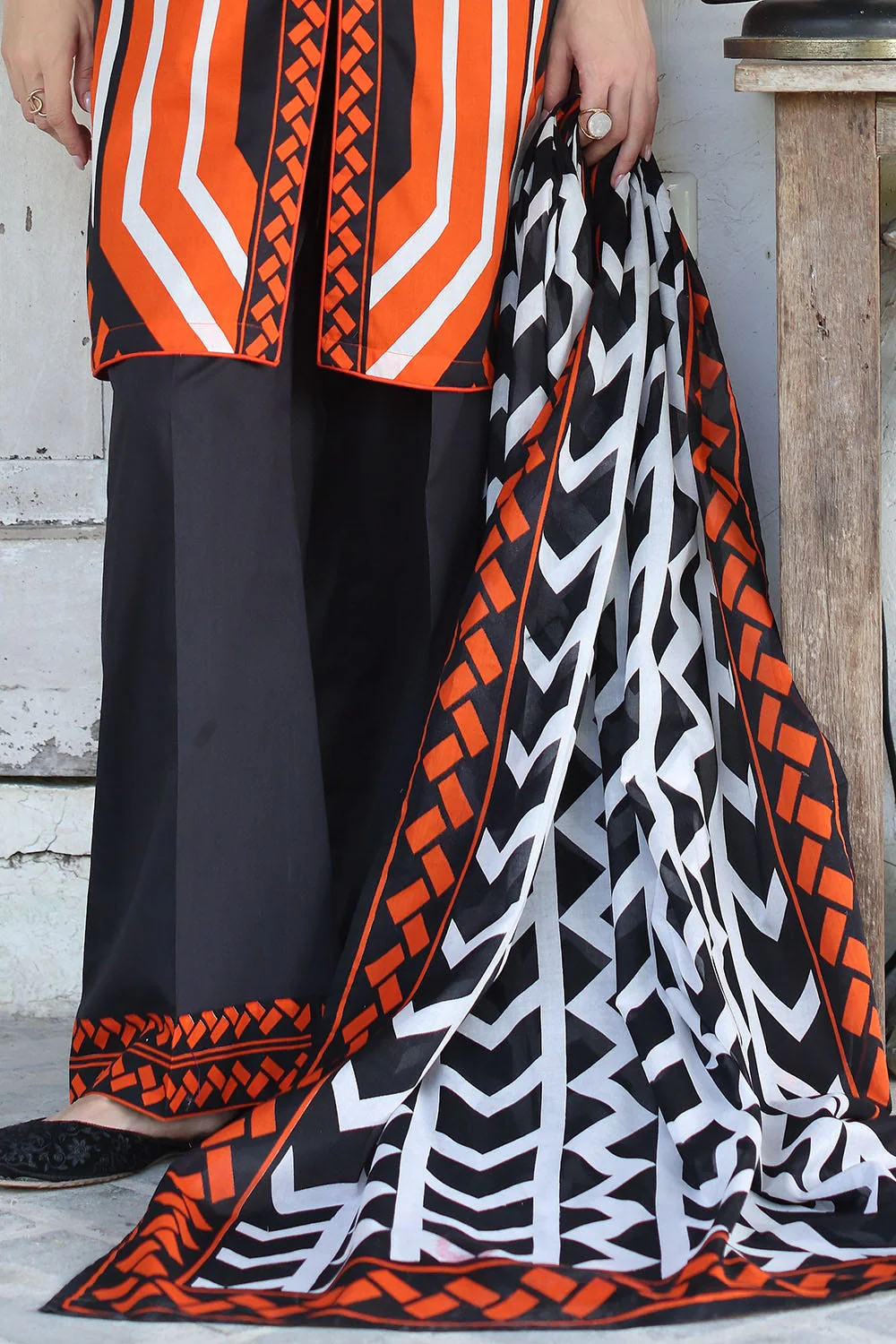 Gul Ahmed · The Joy of Summer – 3 Piece Printed Lawn Suit with Printed Lawn Dupatta CL-52430 - Image 3