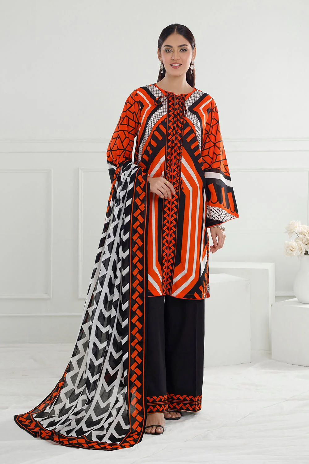 Gul Ahmed · The Joy of Summer – 3 Piece Printed Lawn Suit with Printed Lawn Dupatta CL-52430 - Image 5