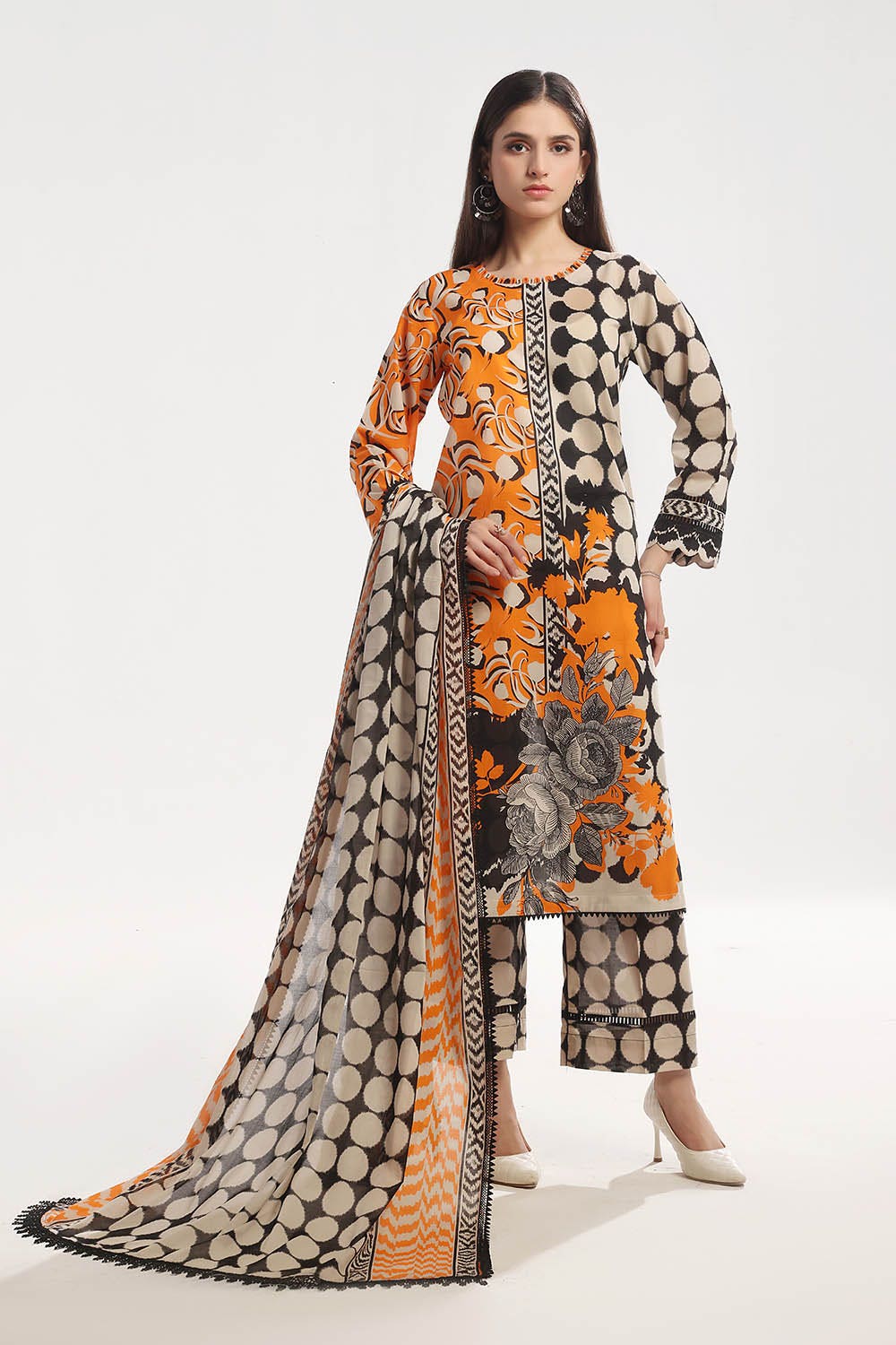 Gul Ahmed · The Joy of Summer – 3 Piece Printed Lawn Suit with Printed Lawn Dupatta CL-52527 - Image 5