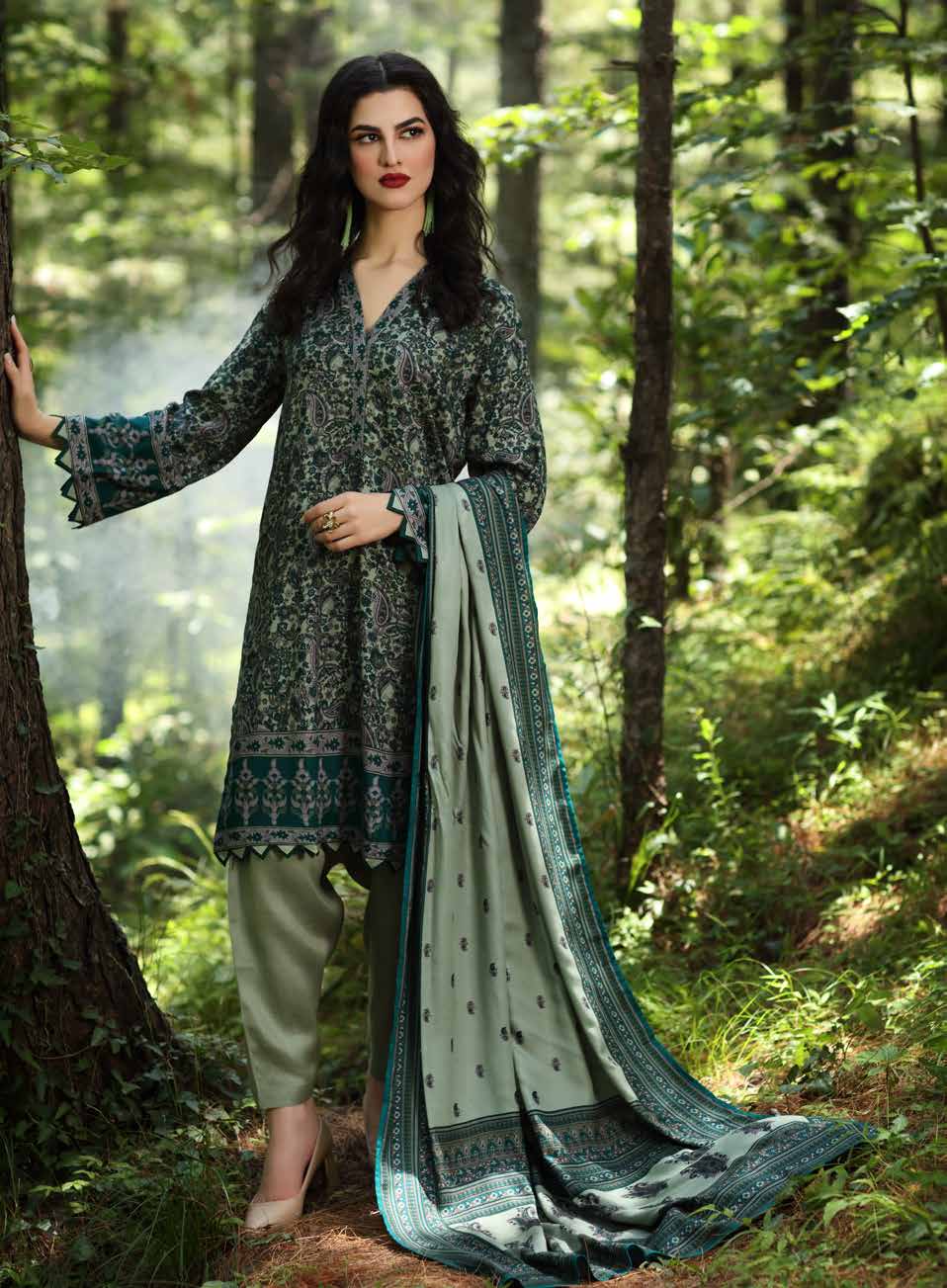Gul Ahmed Winter Collection 2021 · 3 PC Twill Linen Suit with Twill Linen Dupatta – LT-12033B