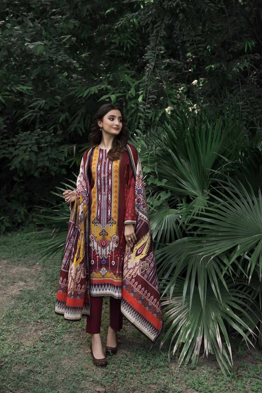 Gul Ahmed Winter Regalia Collection – 3PC Khaddar Suit WR-22013 - Image 2