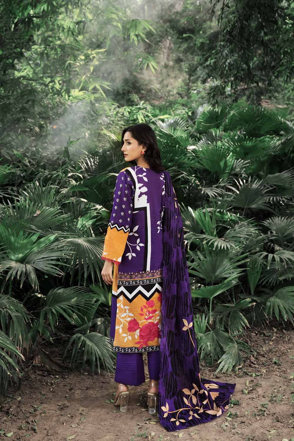 Gul Ahmed Winter Regalia Collection – 3PC Khaddar Suit WR-22014 - Image 4