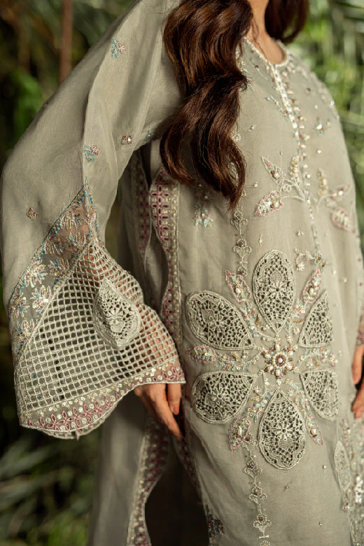 Guzel Gulheri 3PC Pret/Stitched Eid Organza Suit – Qalamkar - Image 3