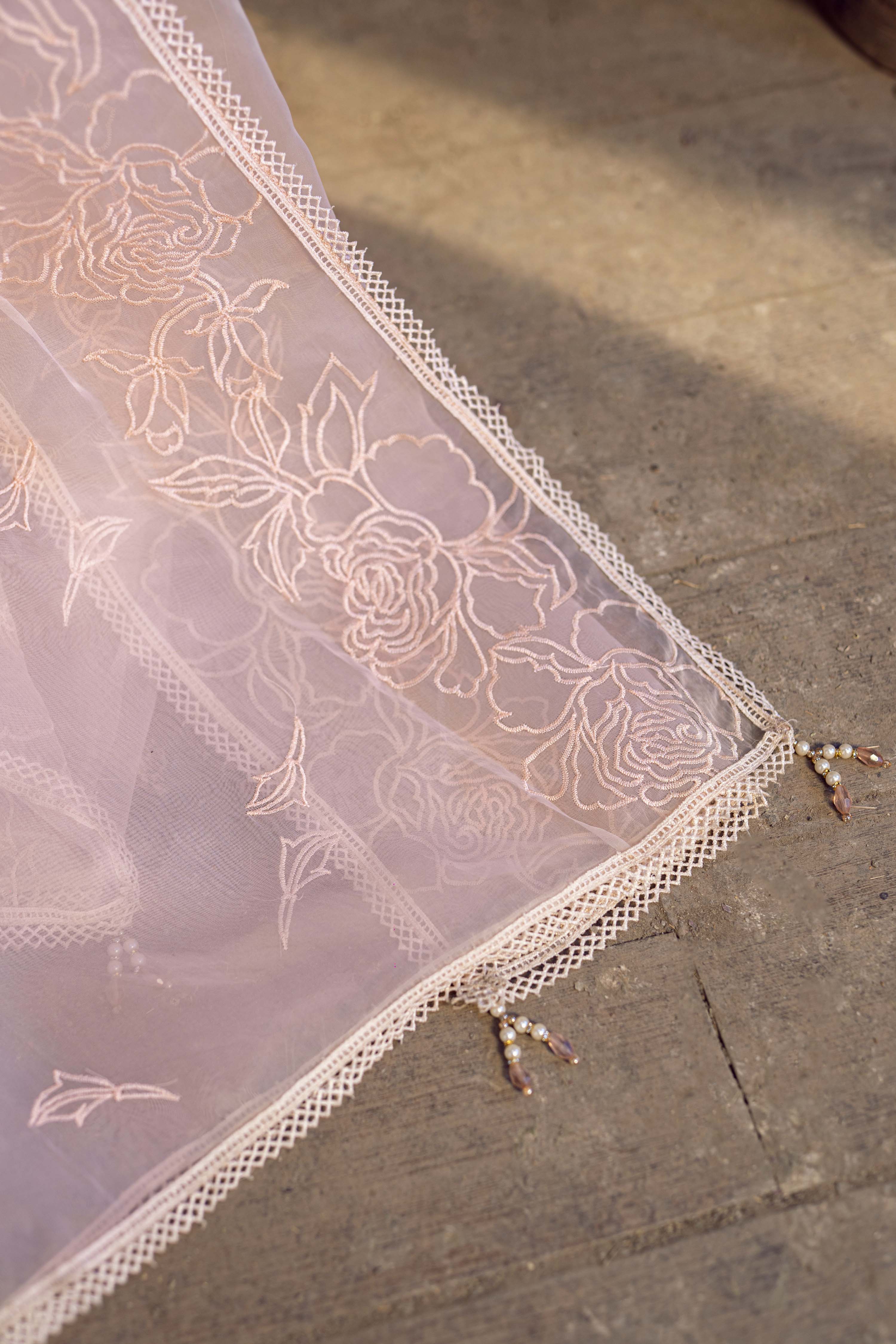Guzel Sitara 3PC Pret/Stitched Eid Organza Suit with Clutch – Tara - Image 9