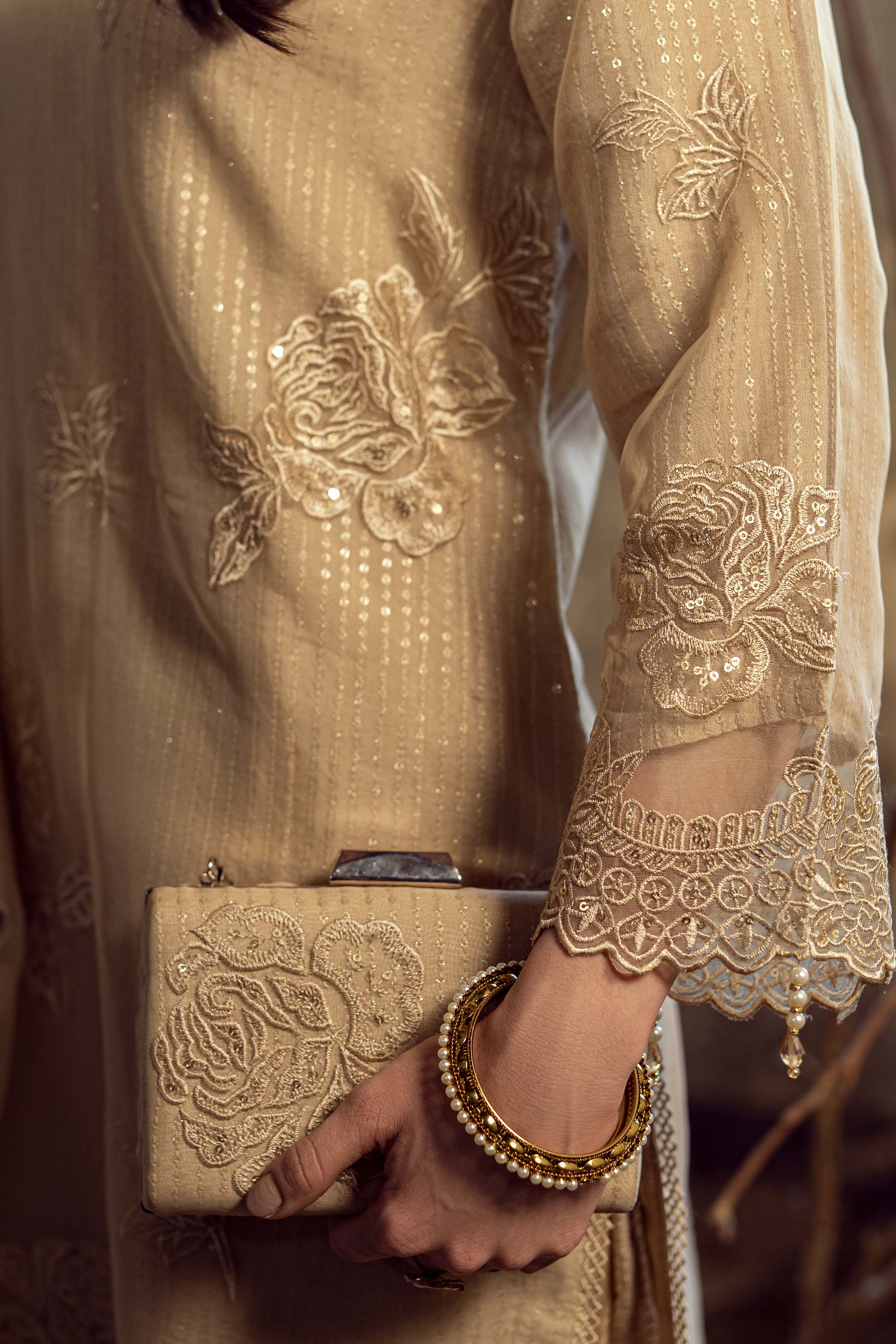 Guzel Sitara 3PC Pret/Stitched Eid Organza Suit with Clutch – Zarish - Image 4