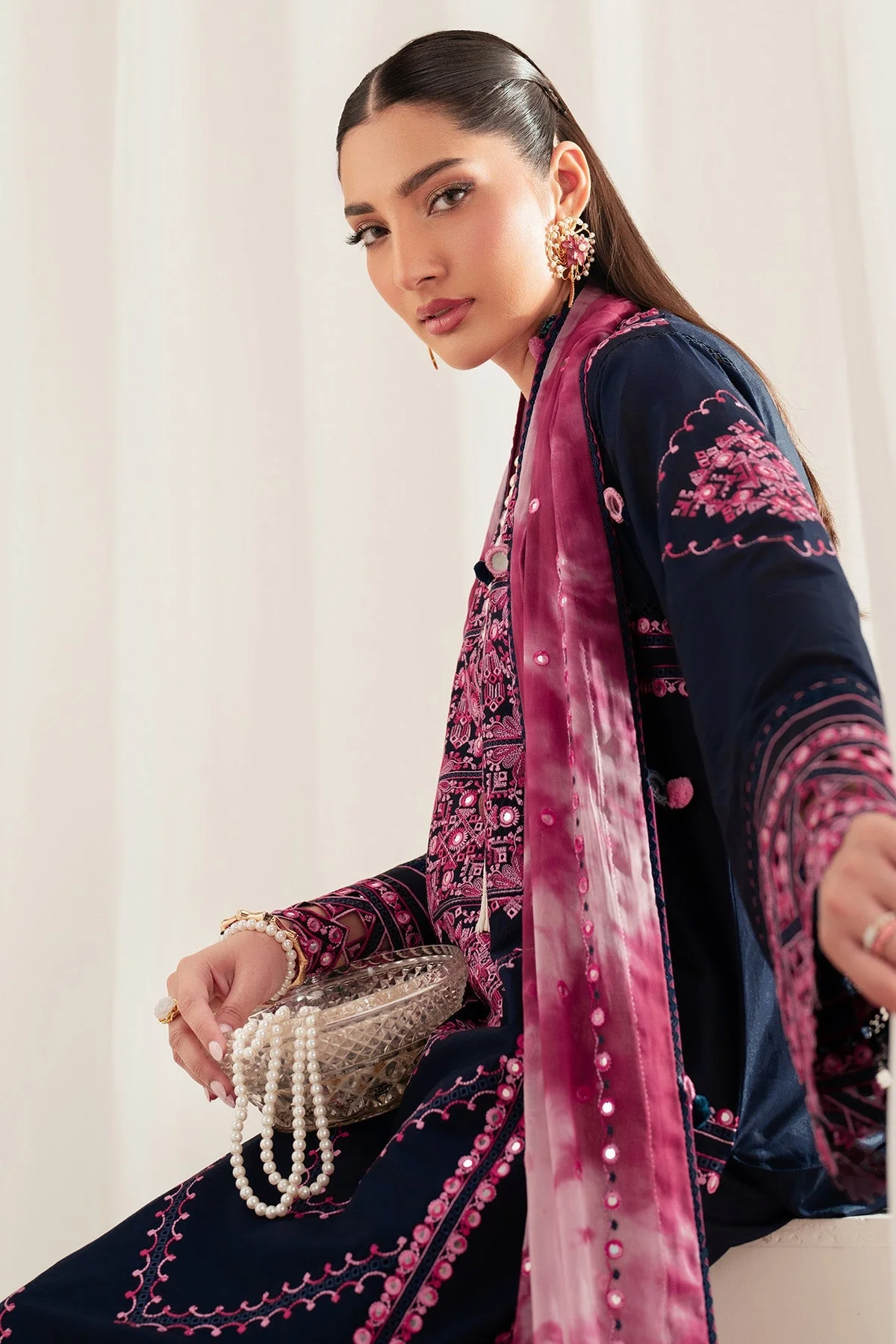 Jazmin Iris Luxury Lawn 2025 – D01 - Image 8