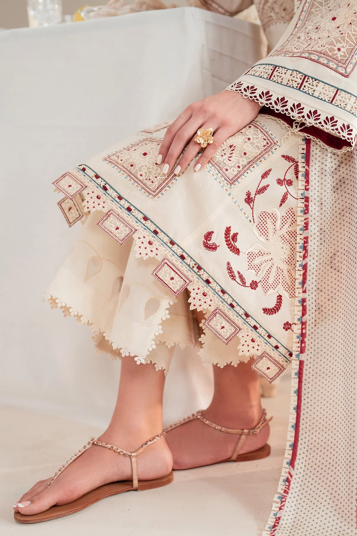 Jazmin Iris Luxury Lawn 2025 – D02 - Image 12