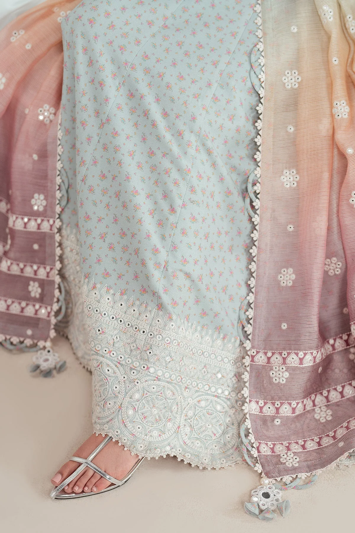 Jazmin Iris Luxury Lawn 2025 – D04 - Image 10