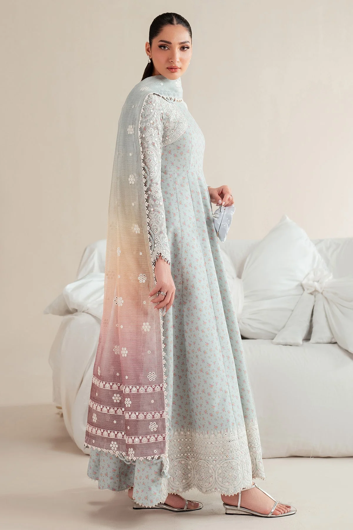 Jazmin Iris Luxury Lawn 2025 – D04 - Image 4