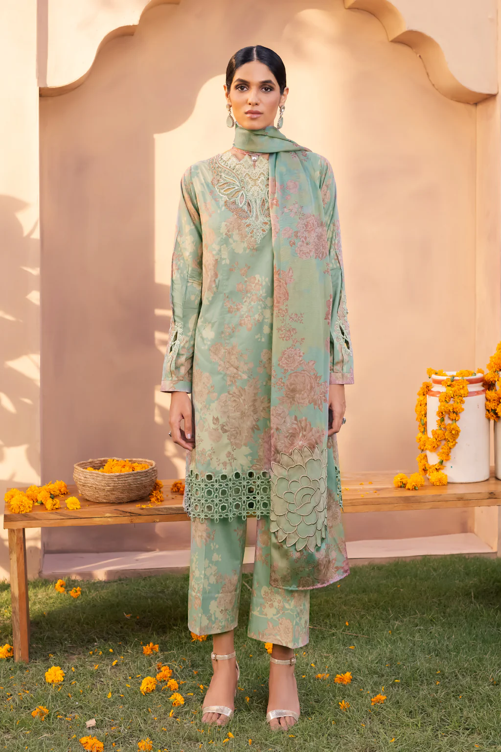 Iznik Aashiaan Festive Lawn Collection – AL-11 Afra - Image 3
