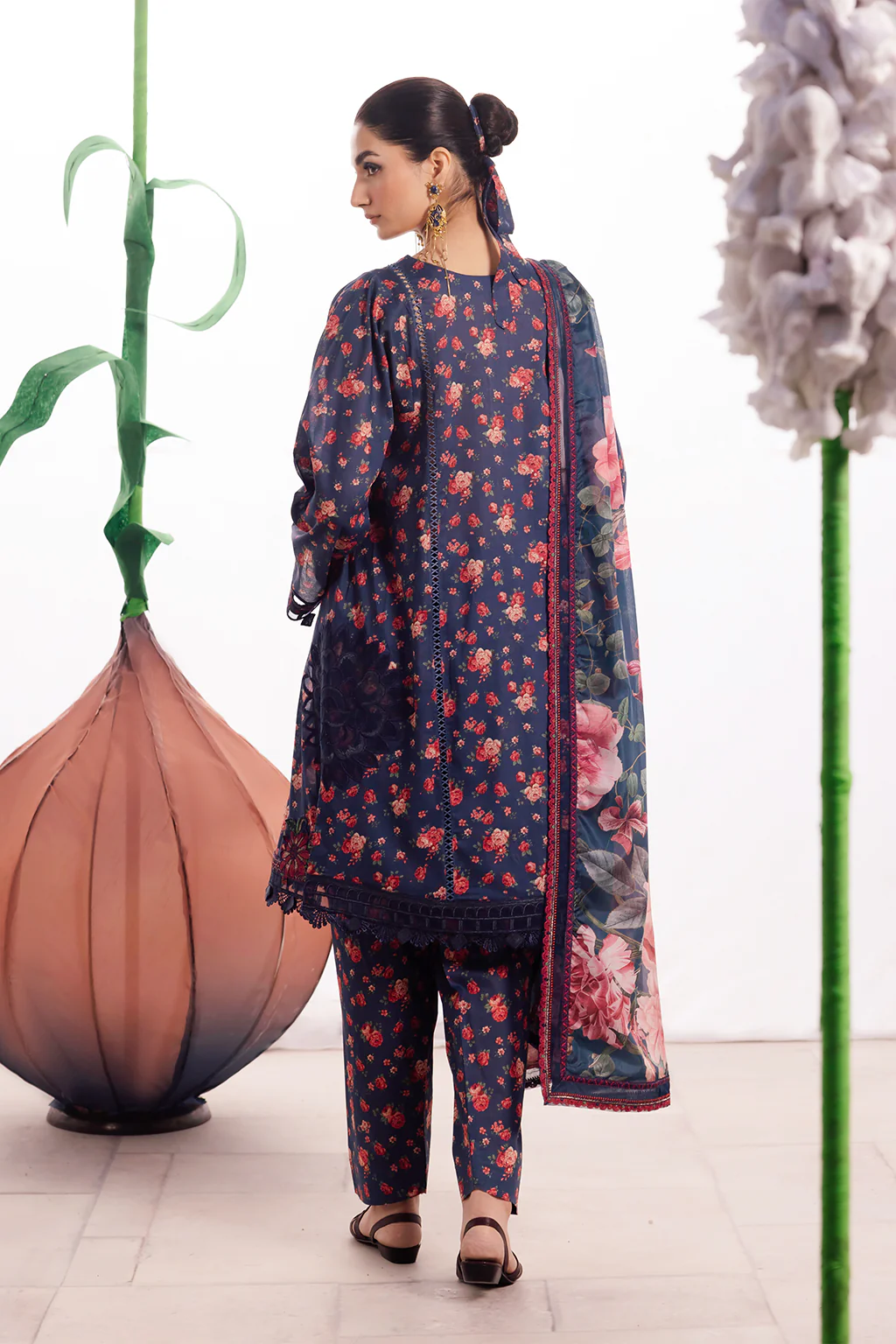 Iznik Dahlia Lawn Collection – DL-07 Printed Lawn - Image 7