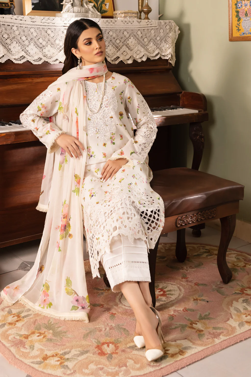 Iznik Dastaan Lawn Collection – IDL-01 Raina - Image 2