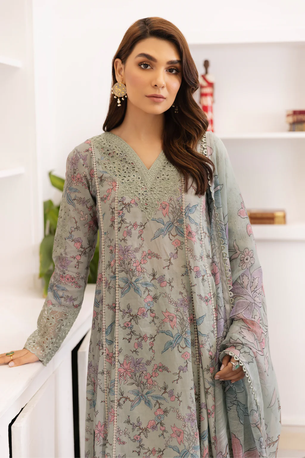 Iznik Dastaan Lawn Collection – IDL-06 Badar - Image 6