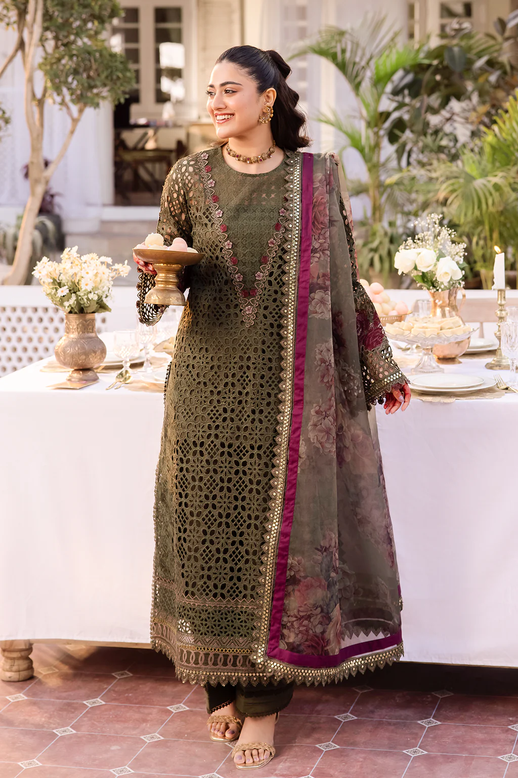 Iznik Nani Ka Ghar Eid Lawn Collection – NKG-10 Embroidered Lawn - Image 7