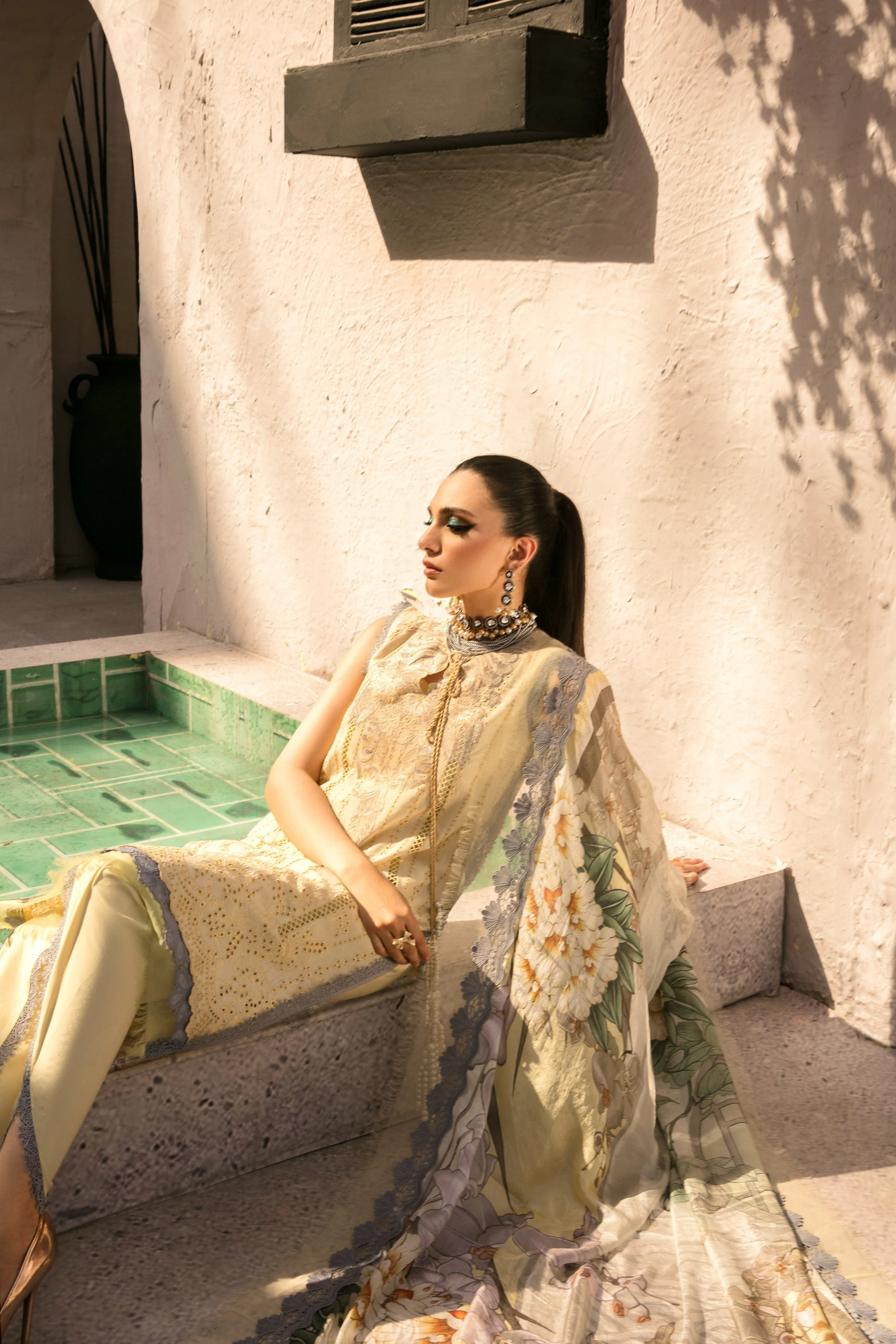 Jade Grandeur Luxury Lawn Collection – 19982 - Image 2