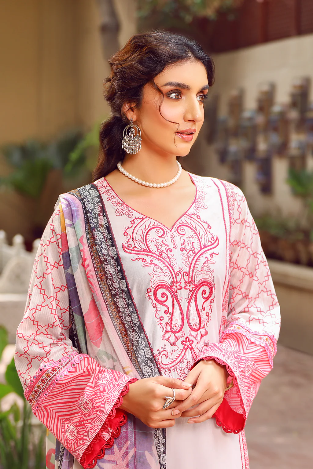 Jahanara Lawn Collection 2023 – J18-03 QUARTZ - Image 5