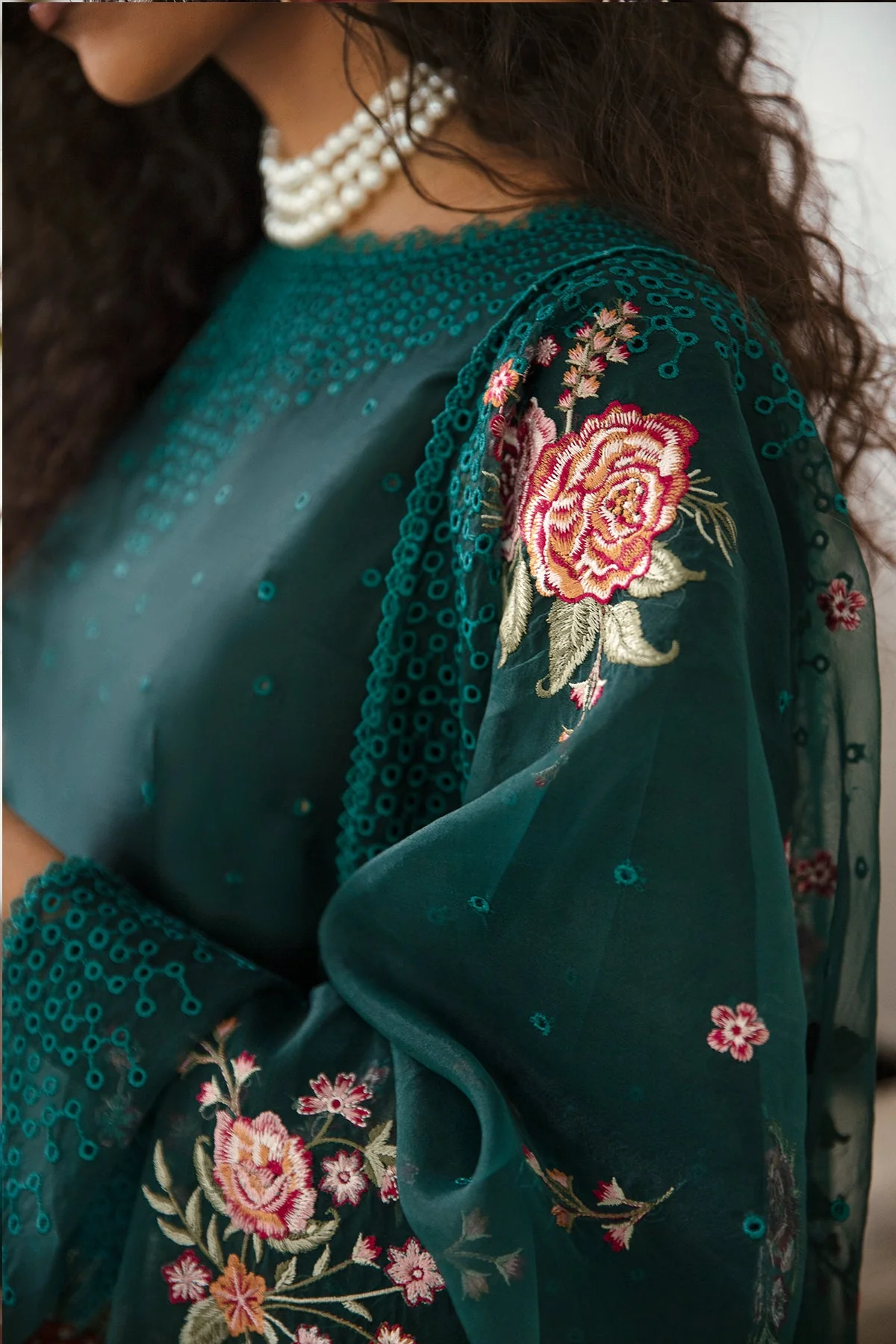Jazmin Iris Eid Lawn Collection – Green Gemstone - Image 9
