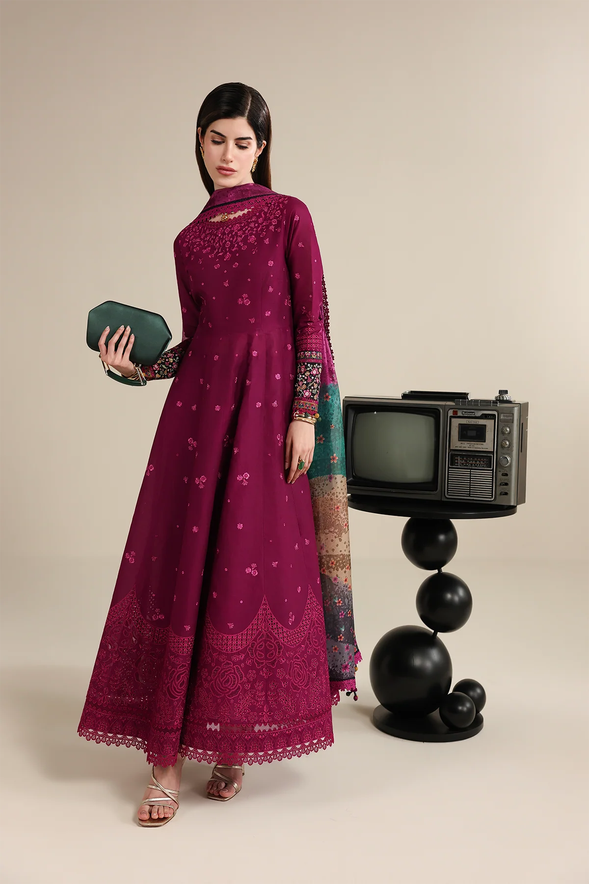 Jazmin Iris Luxury Festive Lawn – IL26-D02 - Image 7