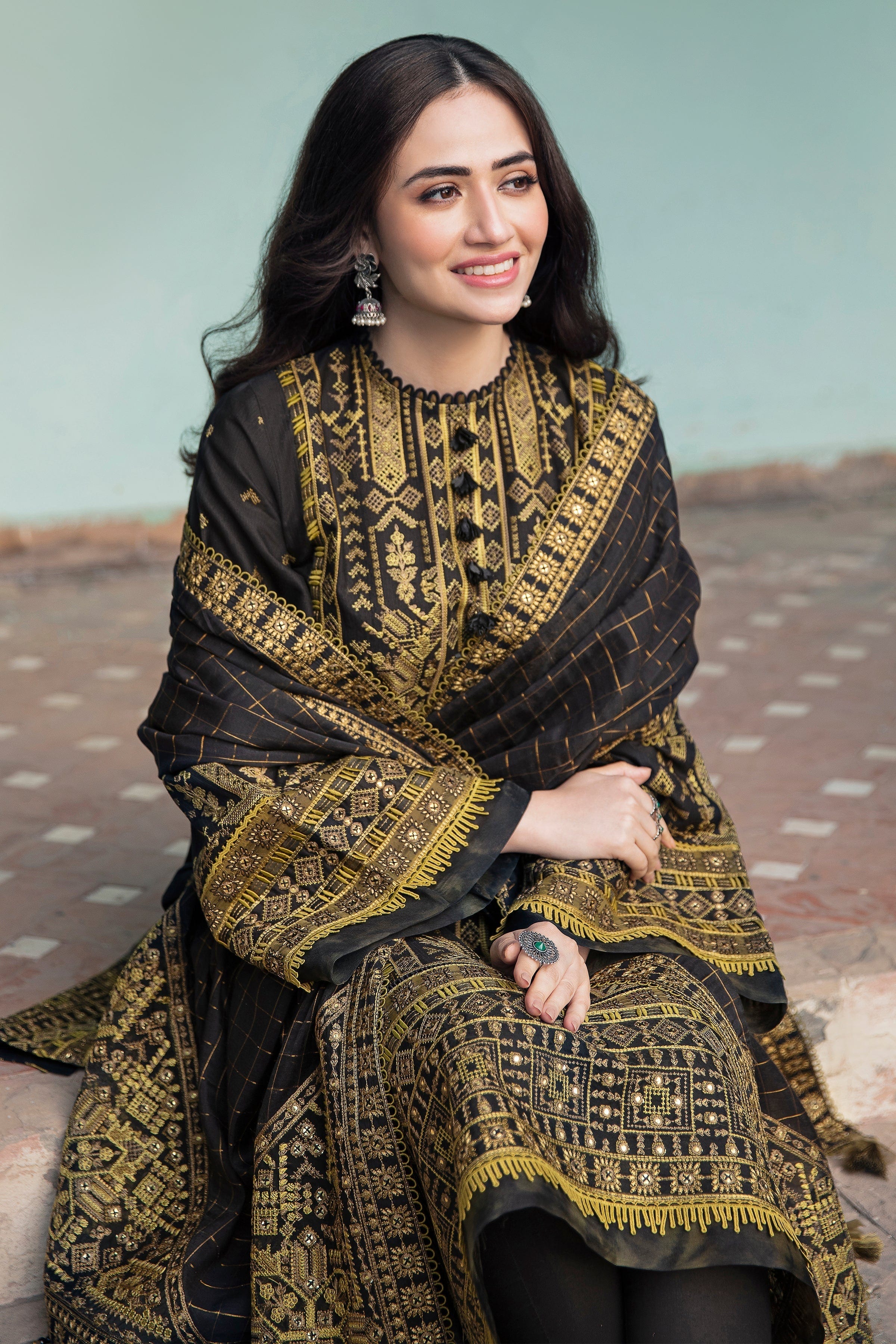 Jazmin Shahkaar Luxury Lawn Collection 2022 – Shab - Image 3