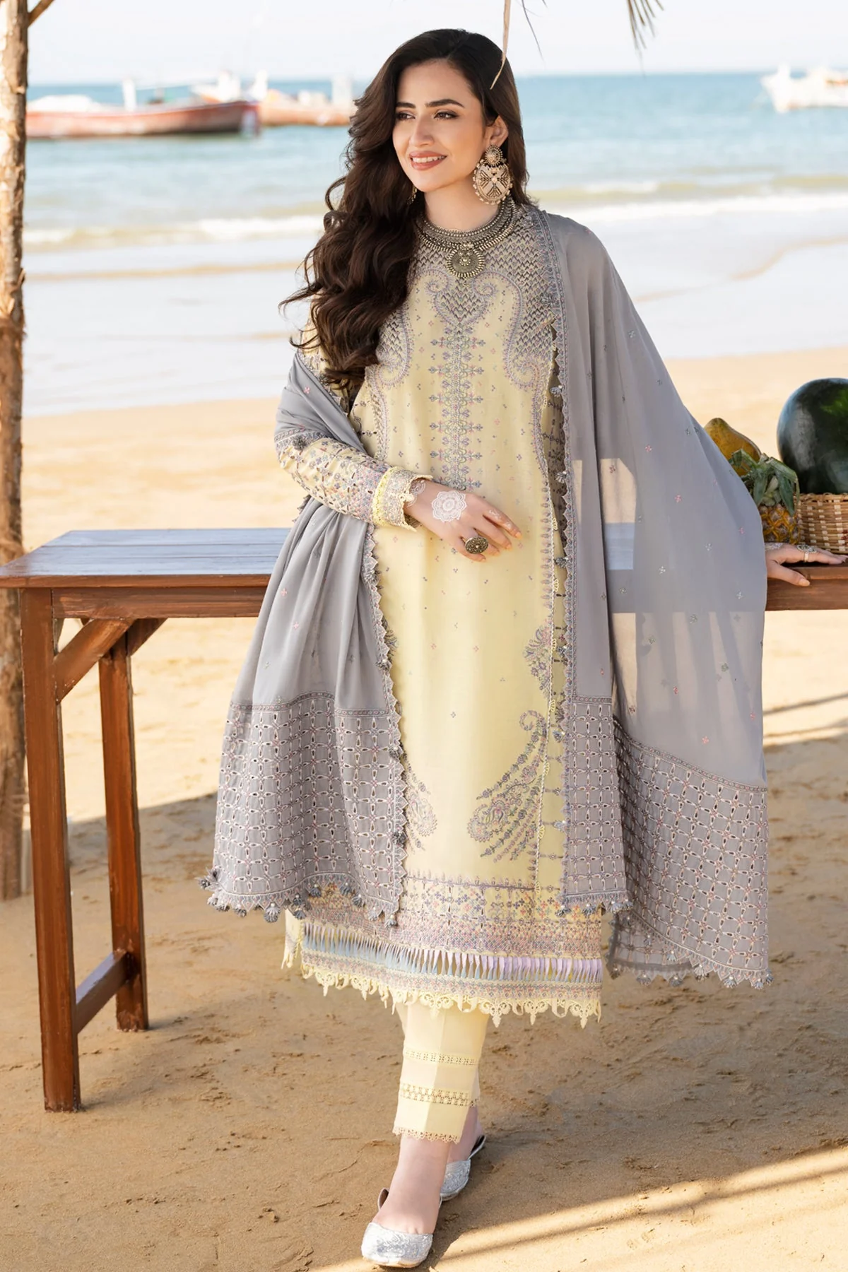 Jazmin Shahkaar Luxury Lawn Collection 2023 – Zareen
