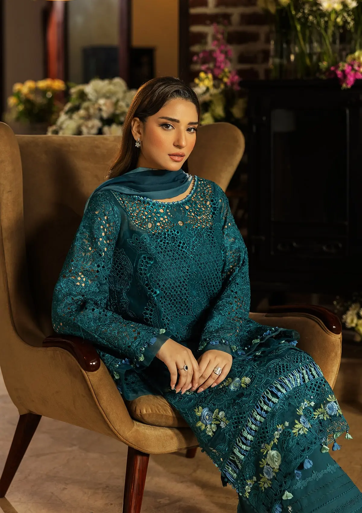 Kahf  Luxury Lawn – KLR-06 Whimsy - Image 4