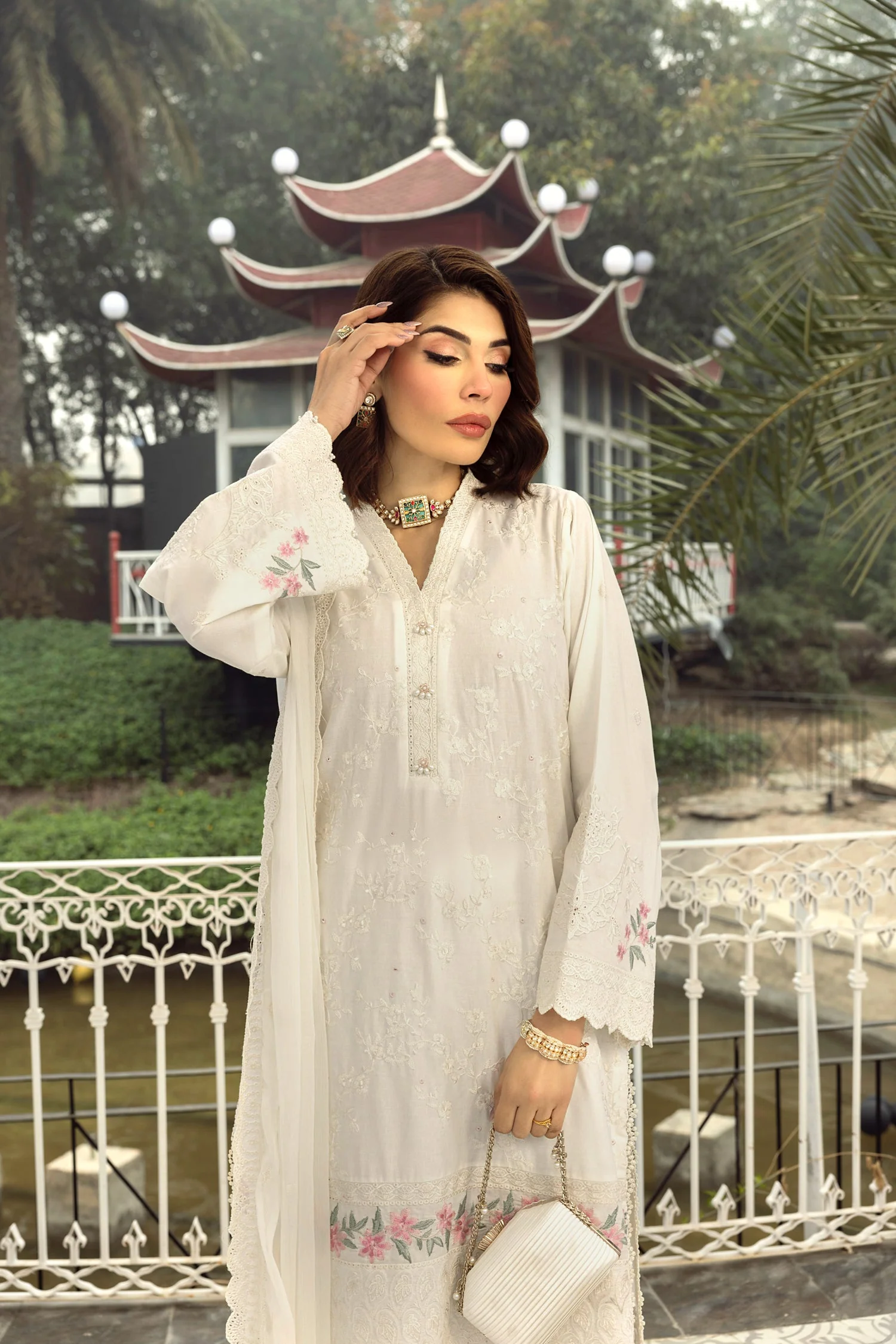 Lakhany Embroidered Lawn – LG-IZ-0311 - Image 2