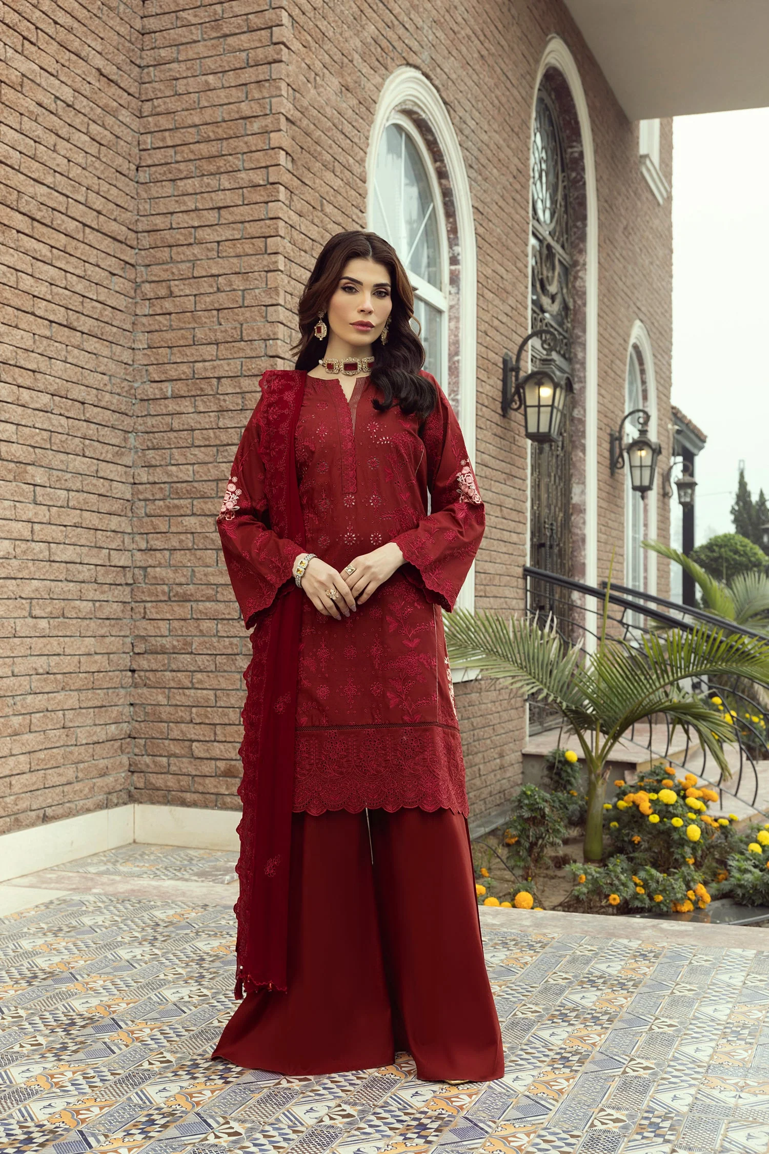 Lakhany Embroidered Lawn – LG-UB-0122 - Image 4