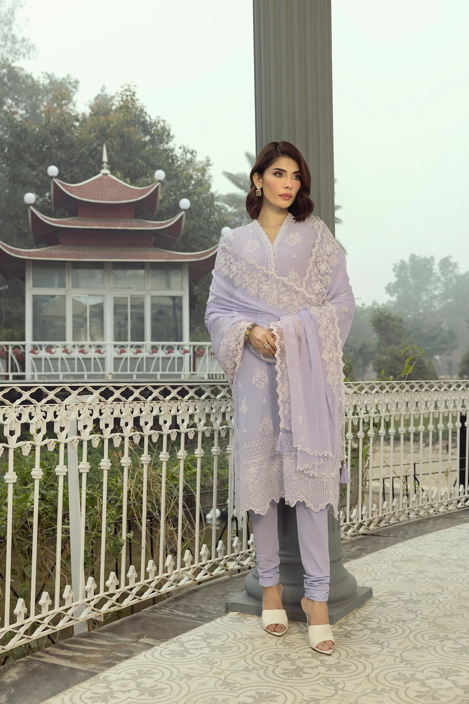 Lakhany Embroidered Lawn – LG-UB-0125 - Image 5