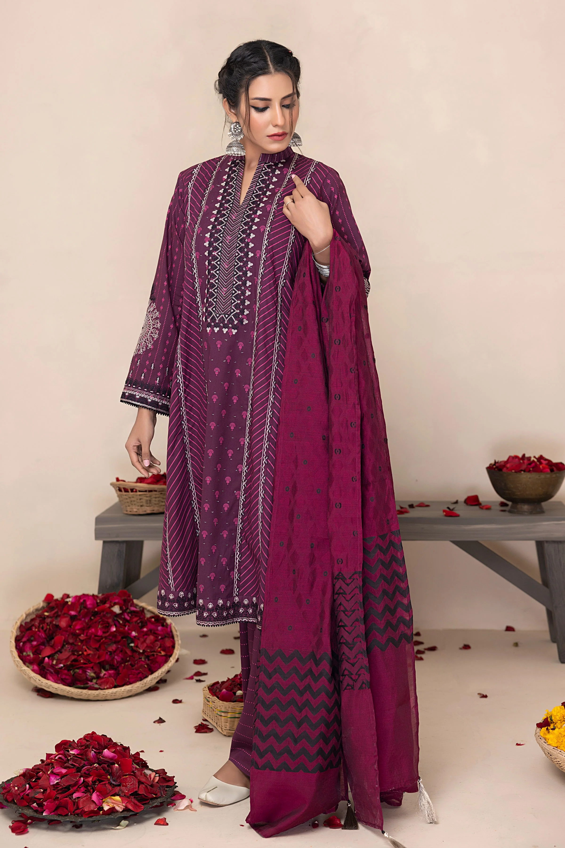 Lakhany Spring/Summer Lawn Collection Vol-2 – LG-ZH-0039 - Image 2