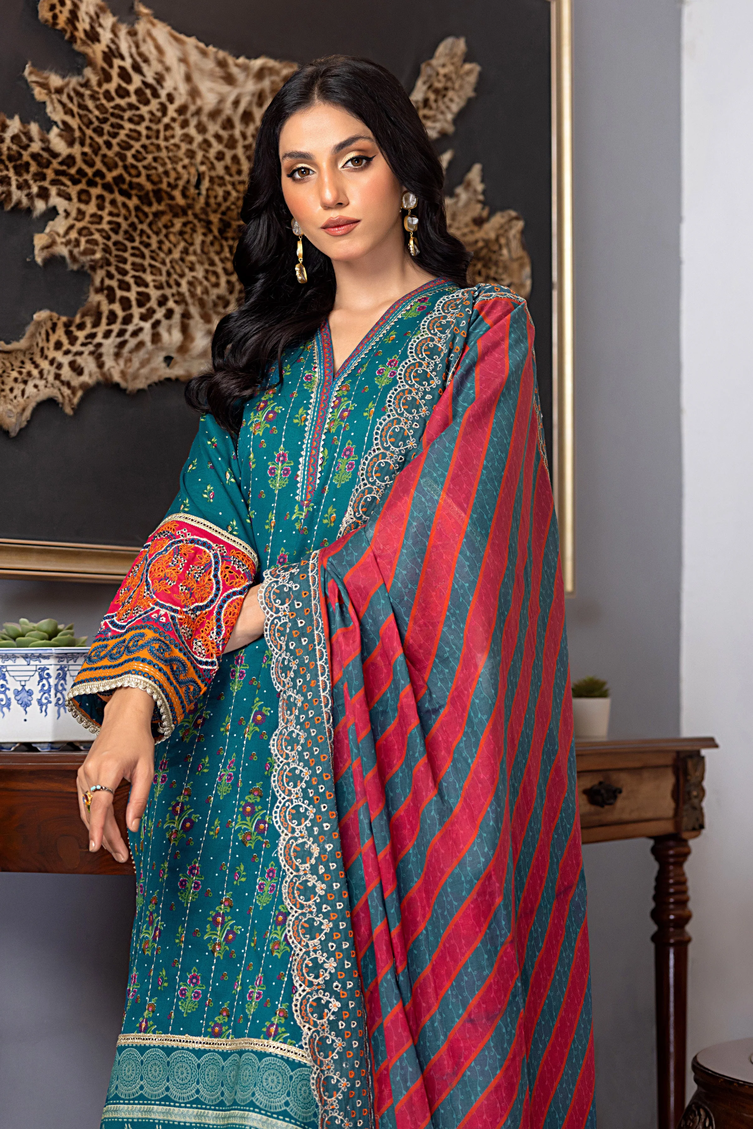 Lakhany Spring/Summer Lawn Collection Vol-2 – LG-ZH-0052 - Image 3