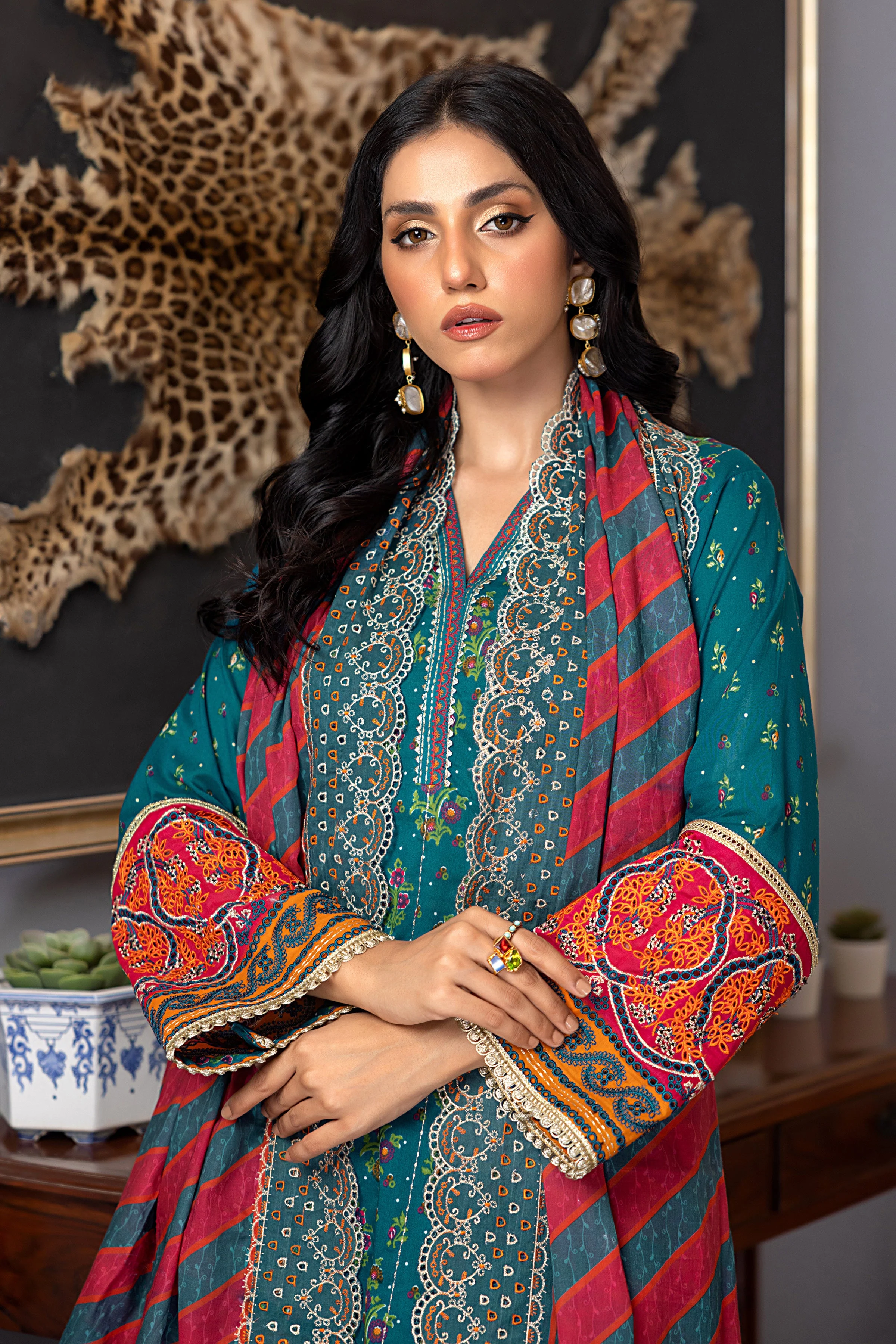 Lakhany Spring/Summer Lawn Collection Vol-2 – LG-ZH-0052 - Image 4