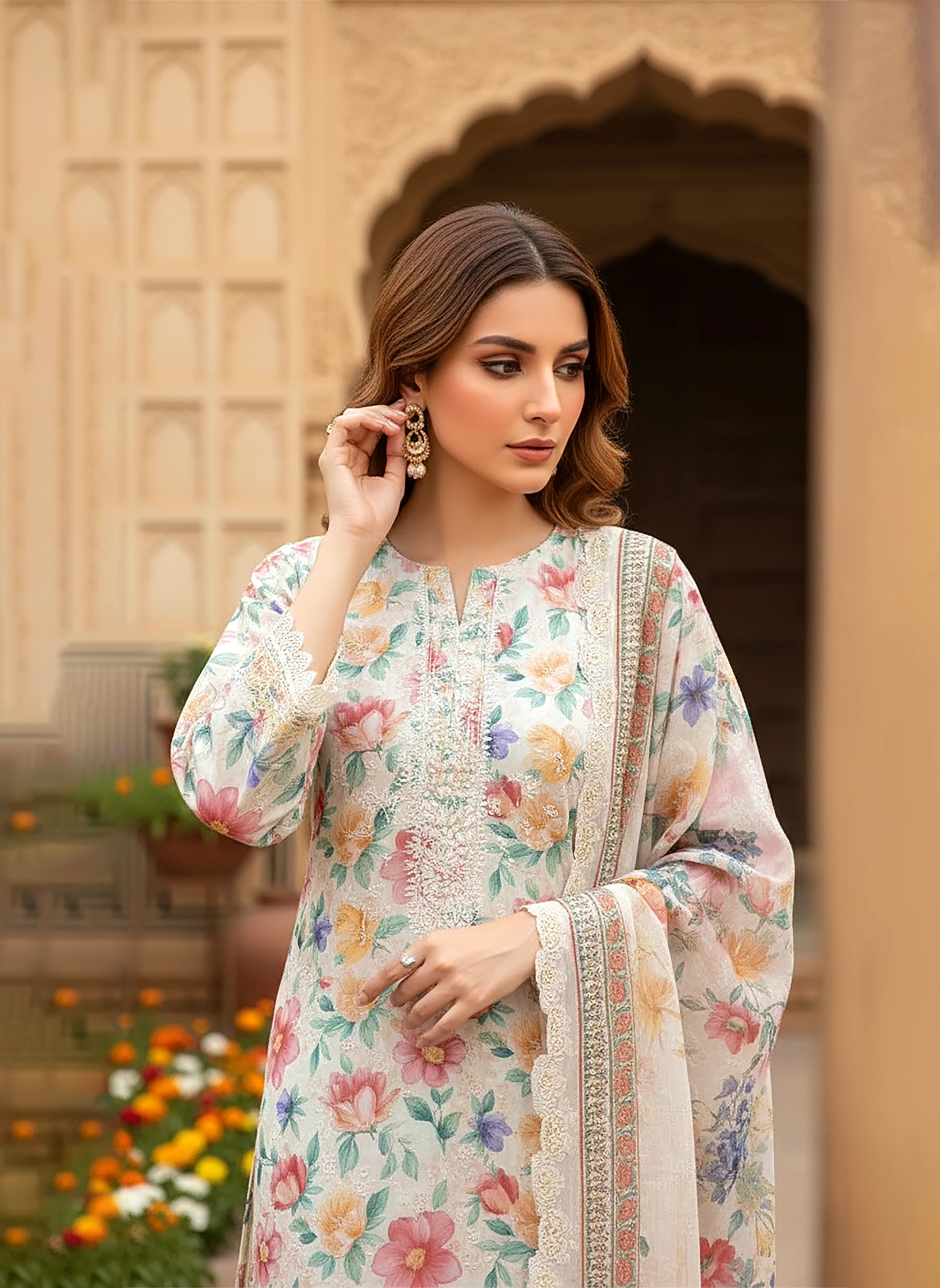 Lakhany Summer – Embroidered With Cutwork Dupatta LG-SG-0049 - Image 2