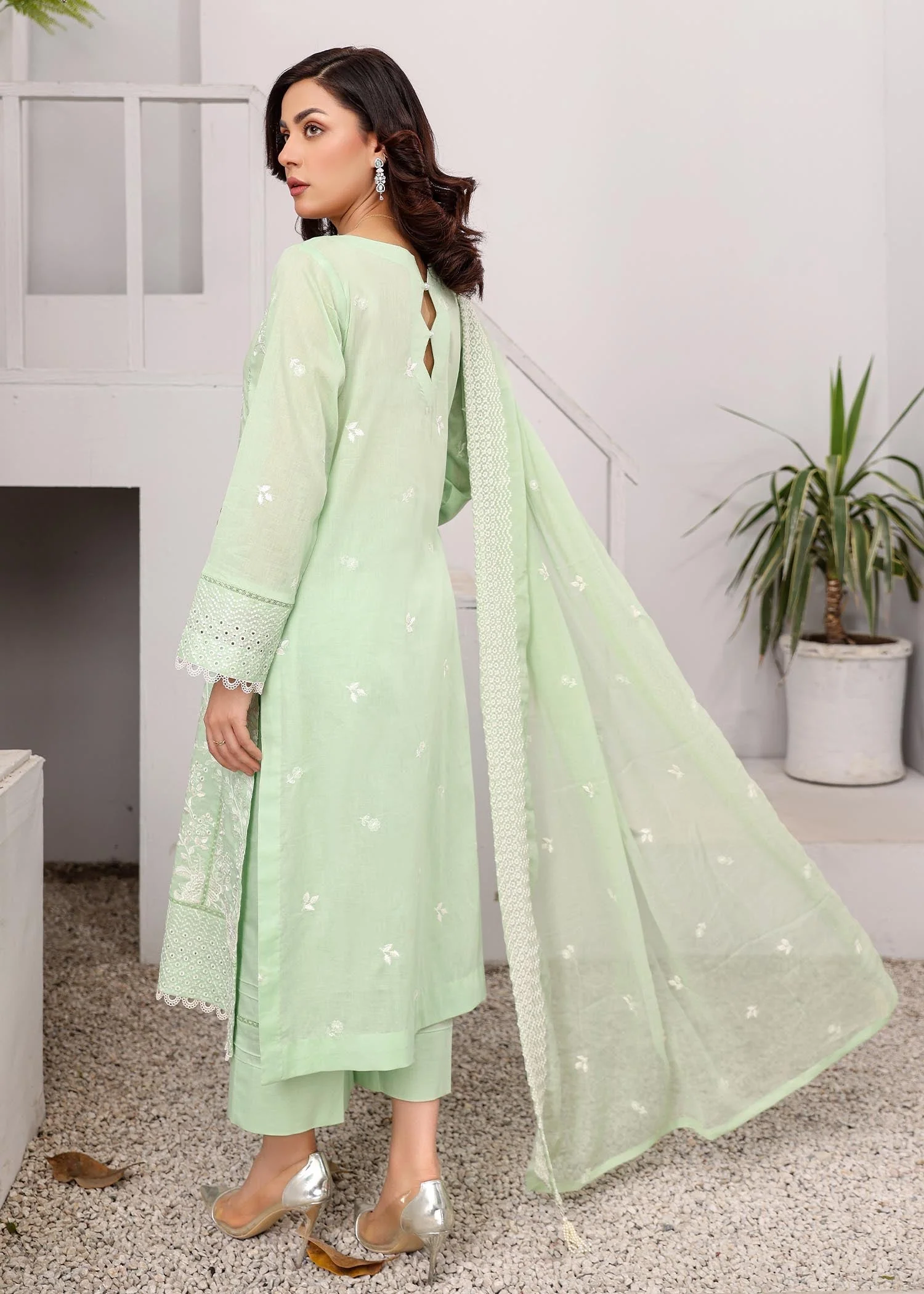 Lala Kaya Chikankari Lawn Collection – Serene - Image 6