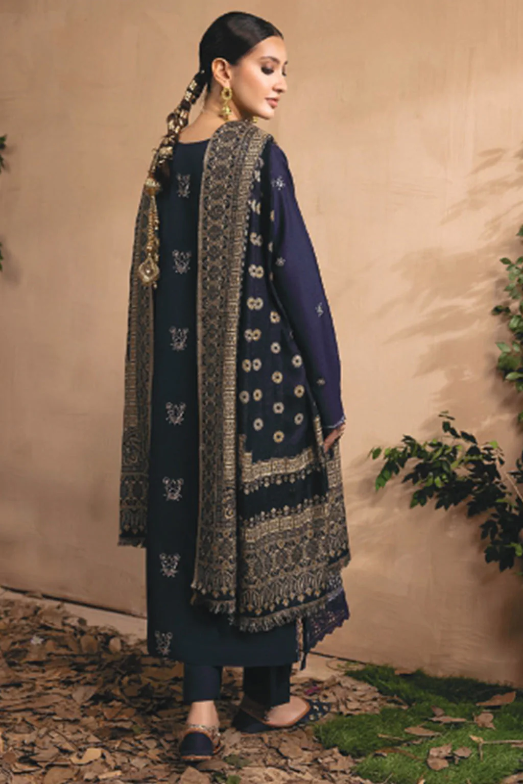 Maahru By Sanam Saeed Winter Collection M-07 - Image 3