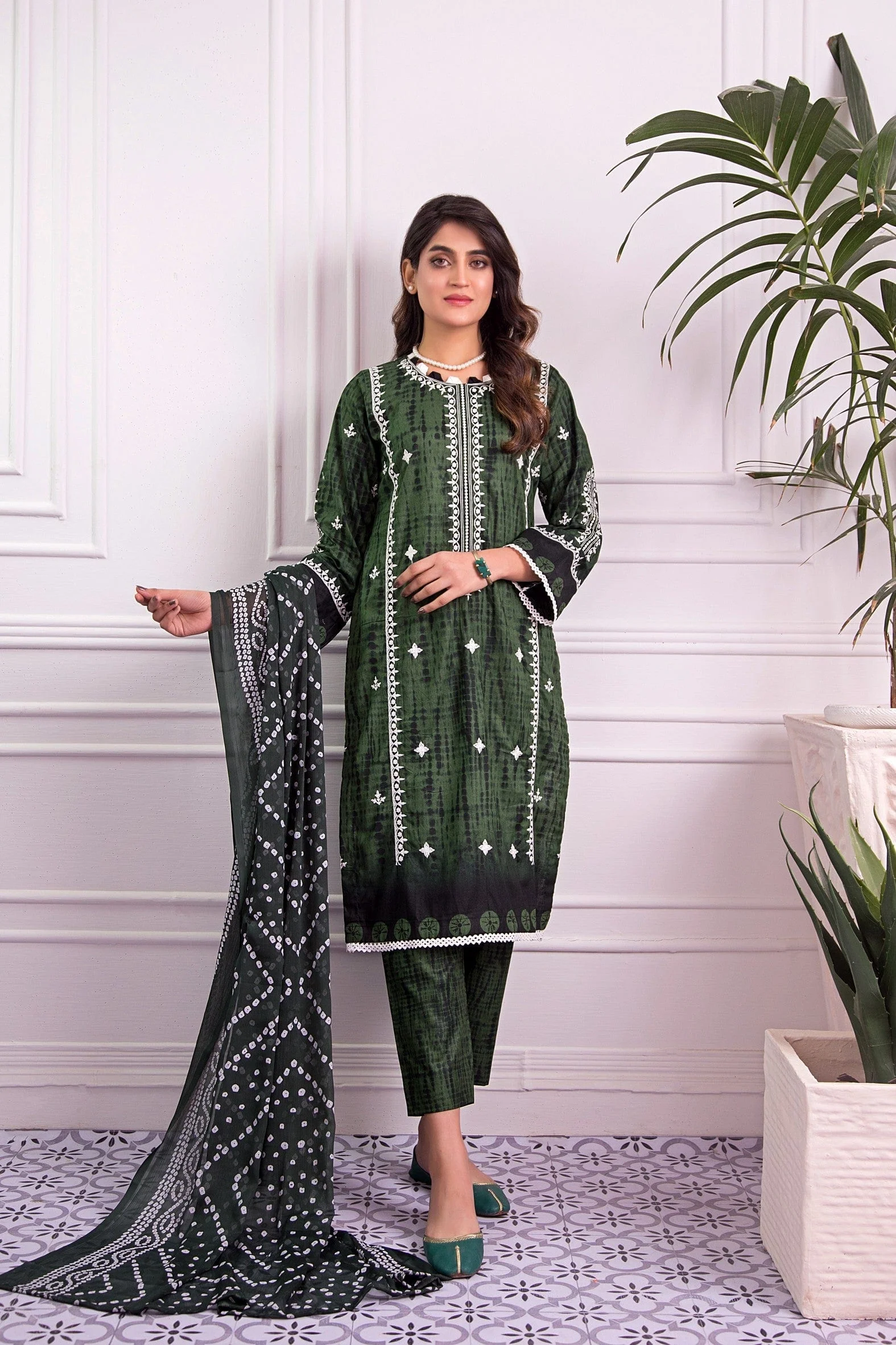 Maahru Embroidered Lawn Collection – MAHRU-3 - Image 3