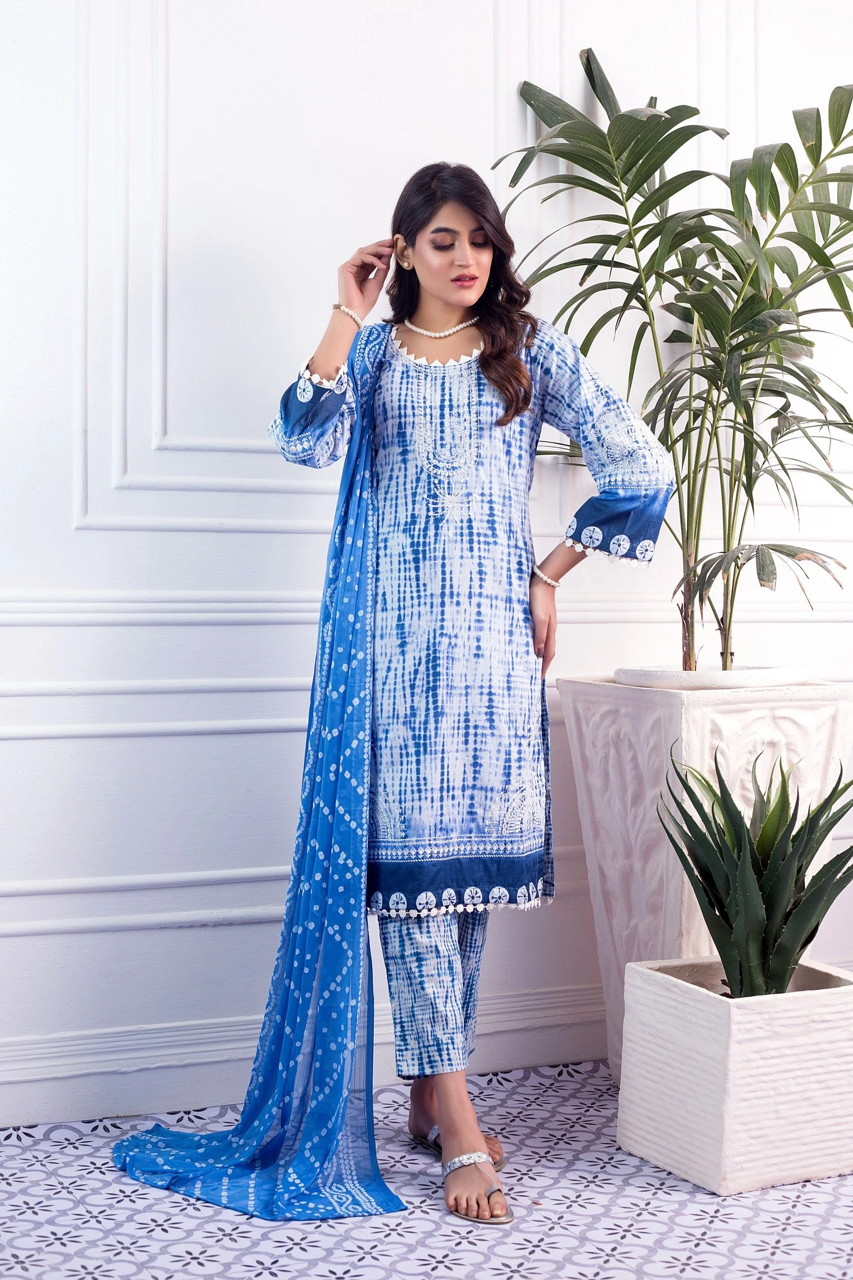 Maahru Embroidered Lawn Collection – MAHRU-4 - Image 3