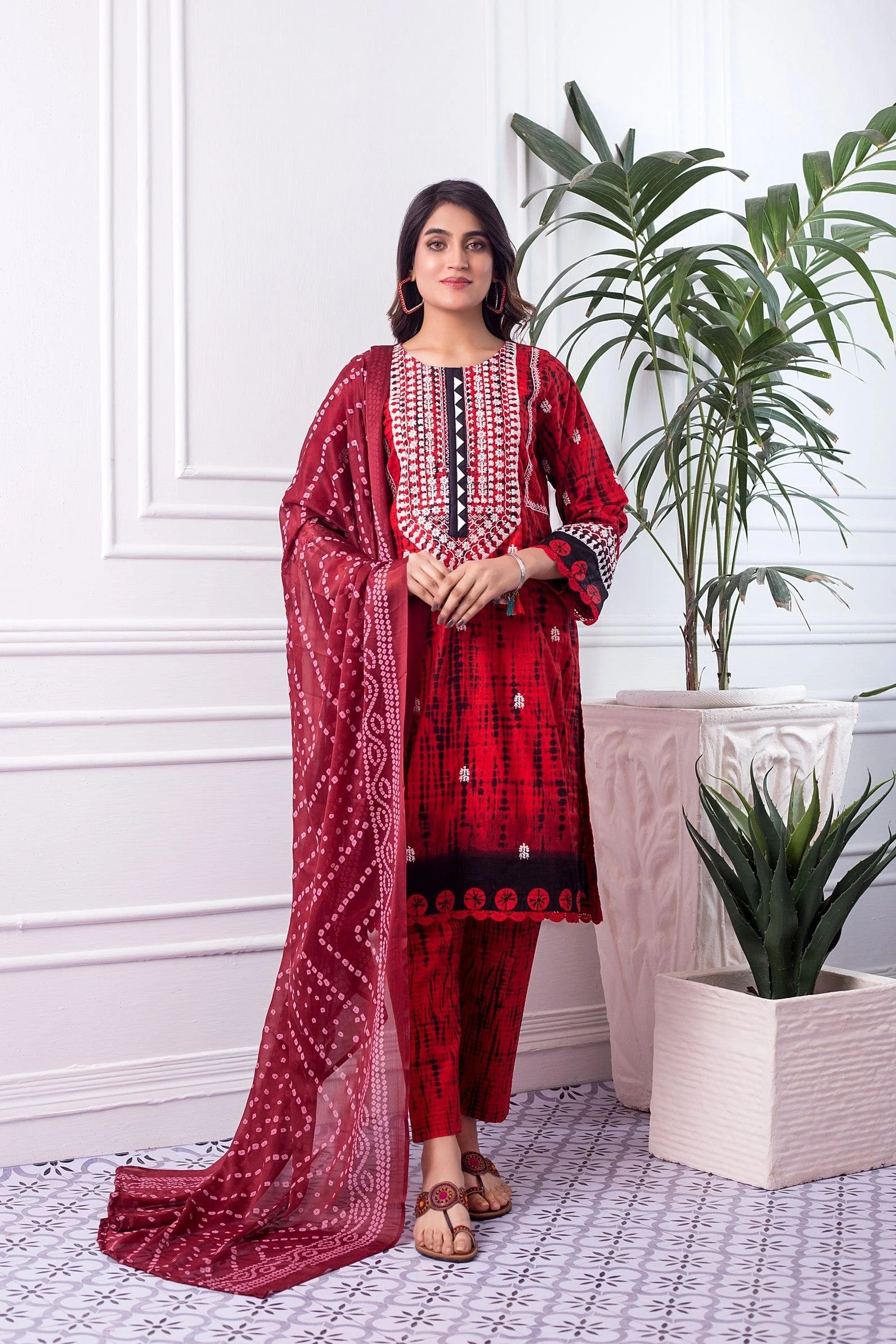Maahru Embroidered Lawn Collection – MAHRU-7 - Image 7